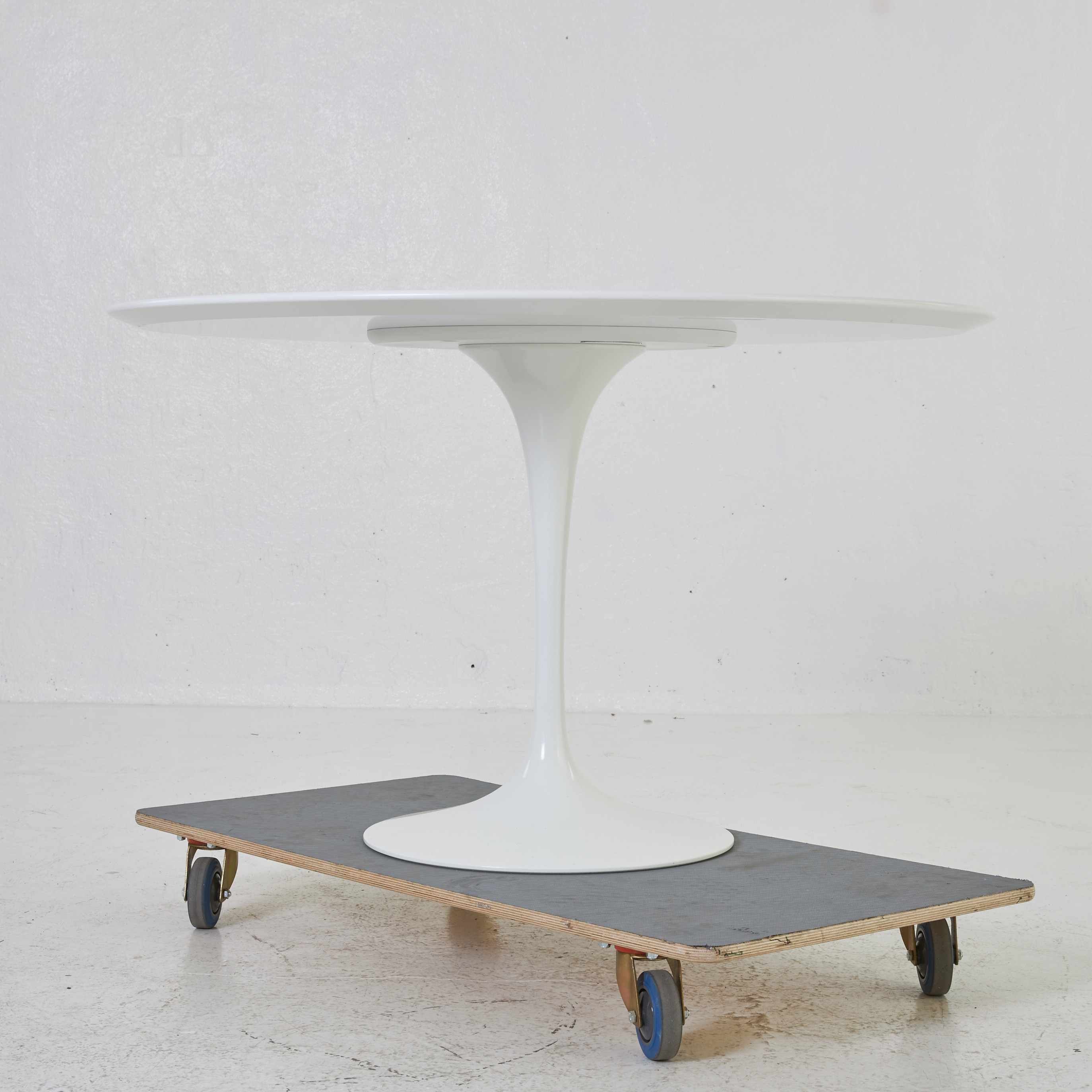 images-for-2451307-eero-saarinen-dining-table-tulip-table