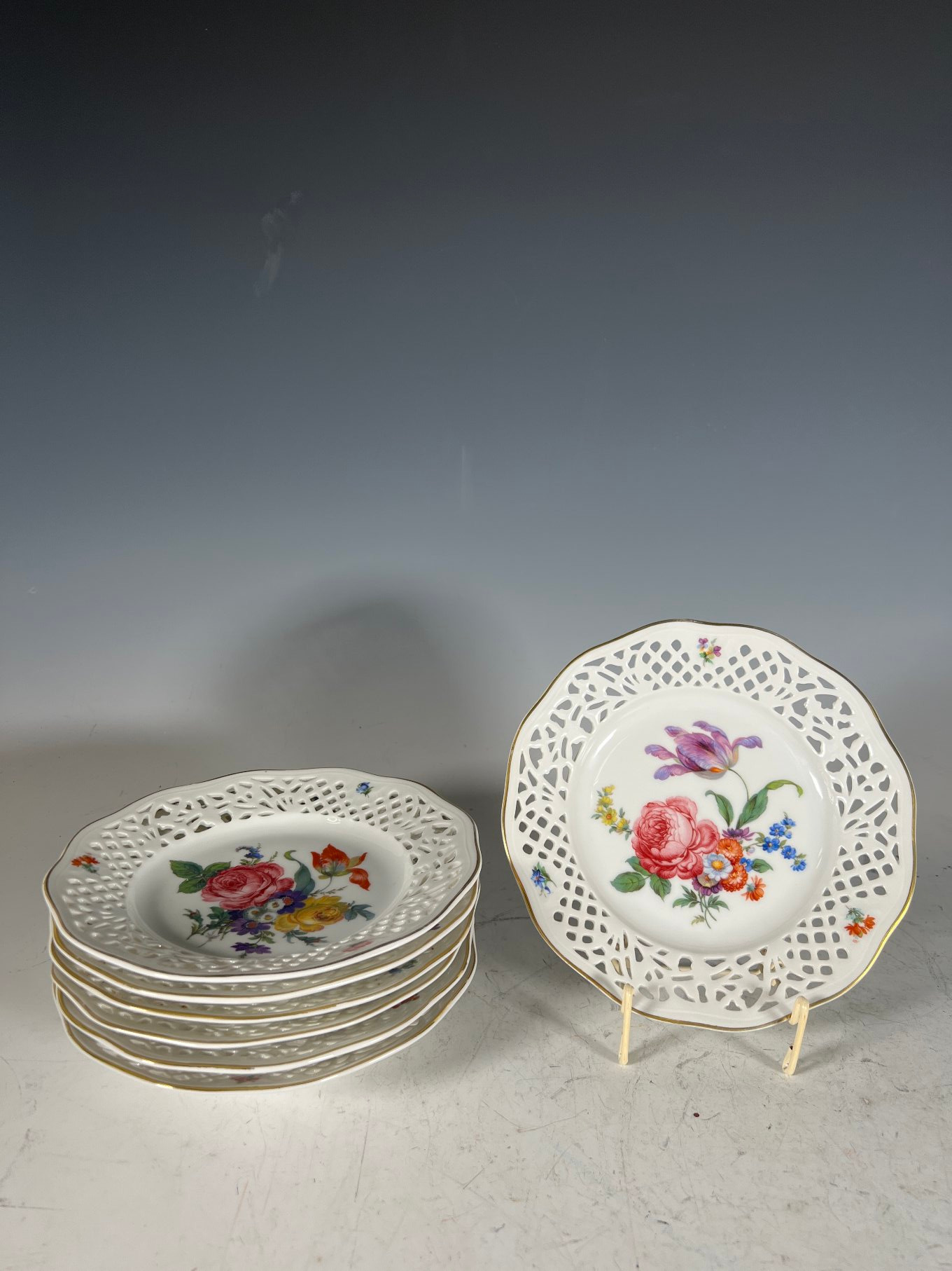 6 assiettes artisanales en porcelaine vert émeraude