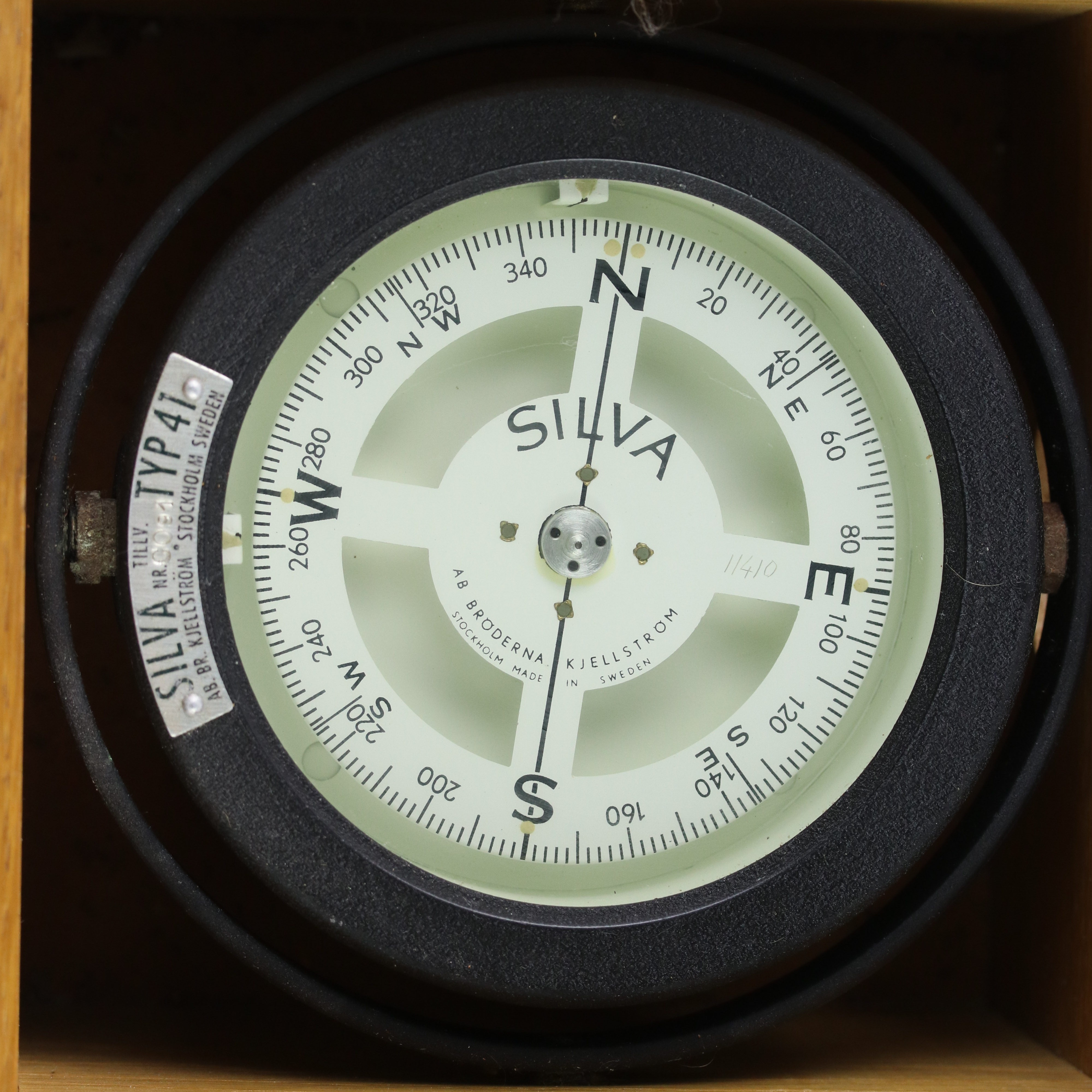 KOMPASS i trälåda, Silva typ 41, CO 91, Kjellström, Stockholm. Övrigt