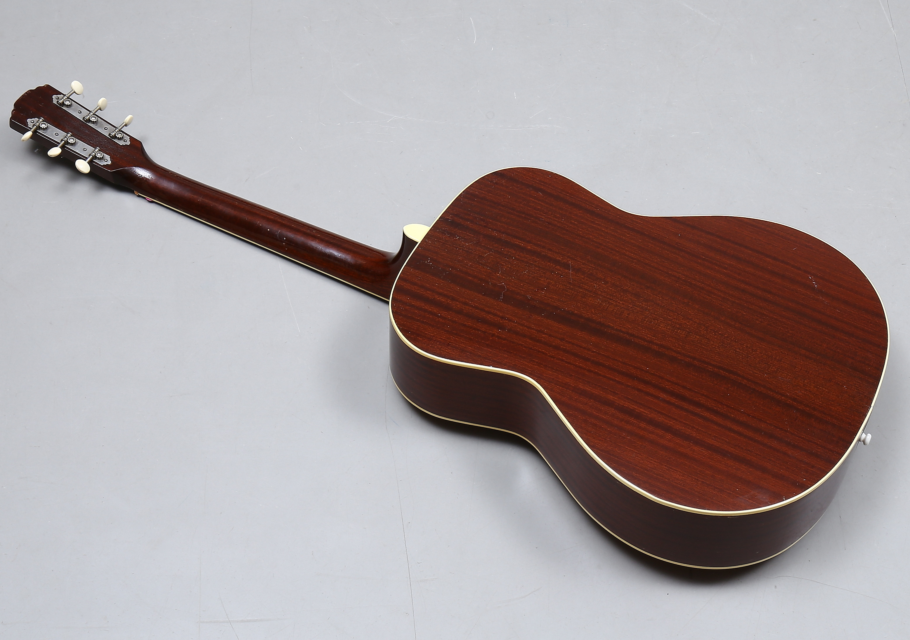 Bilder för 2665882. LEVIN, gitarr, akustisk, ca 1961, serienummer