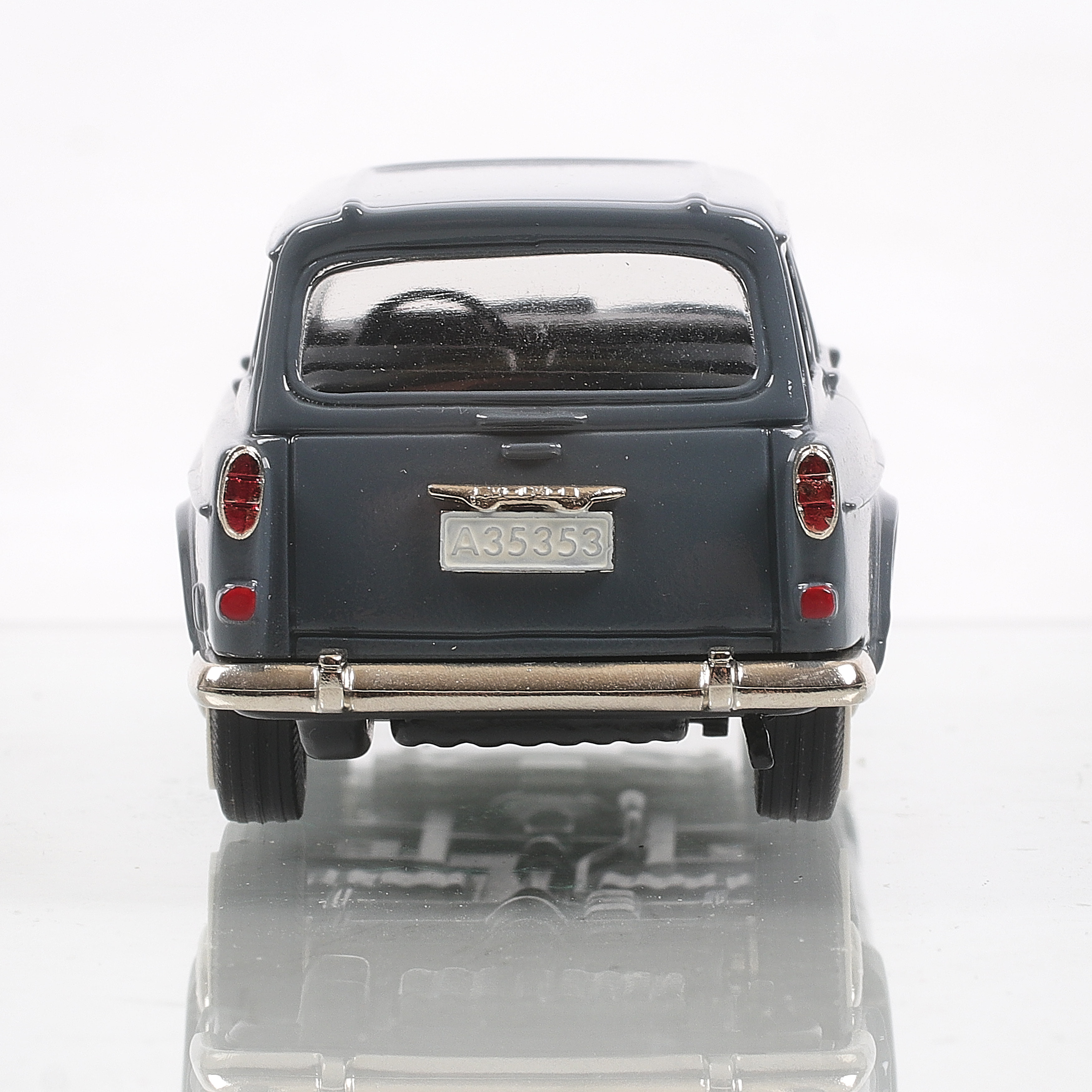 Miniature Voiture Brooklin RE10 – Volvo Amazon Estate 1969 Rouge – Échelle 1/43