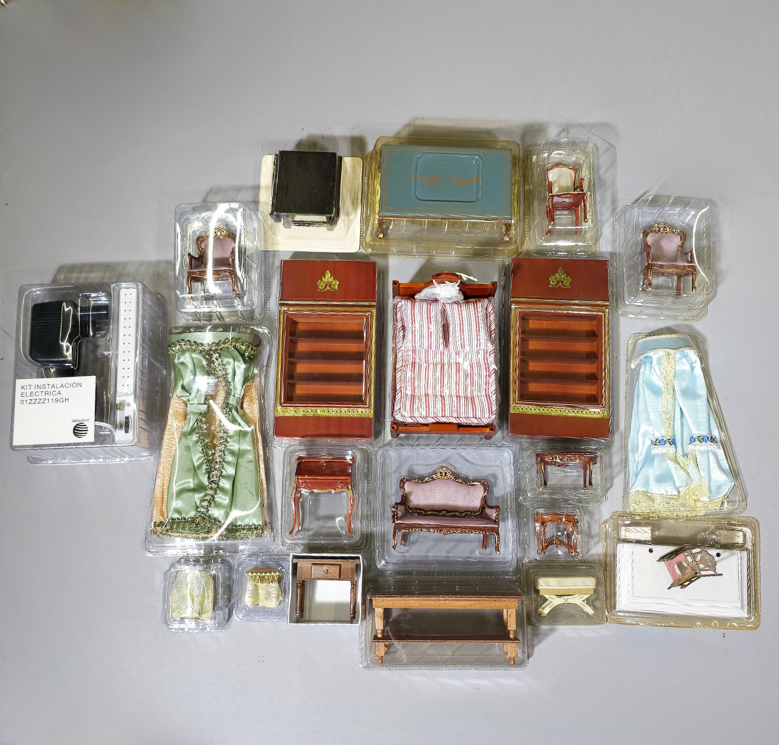 Images for 3073046. DOLLHOUSE FURNITURE COLLECTION. BRAND NEW. 70'S