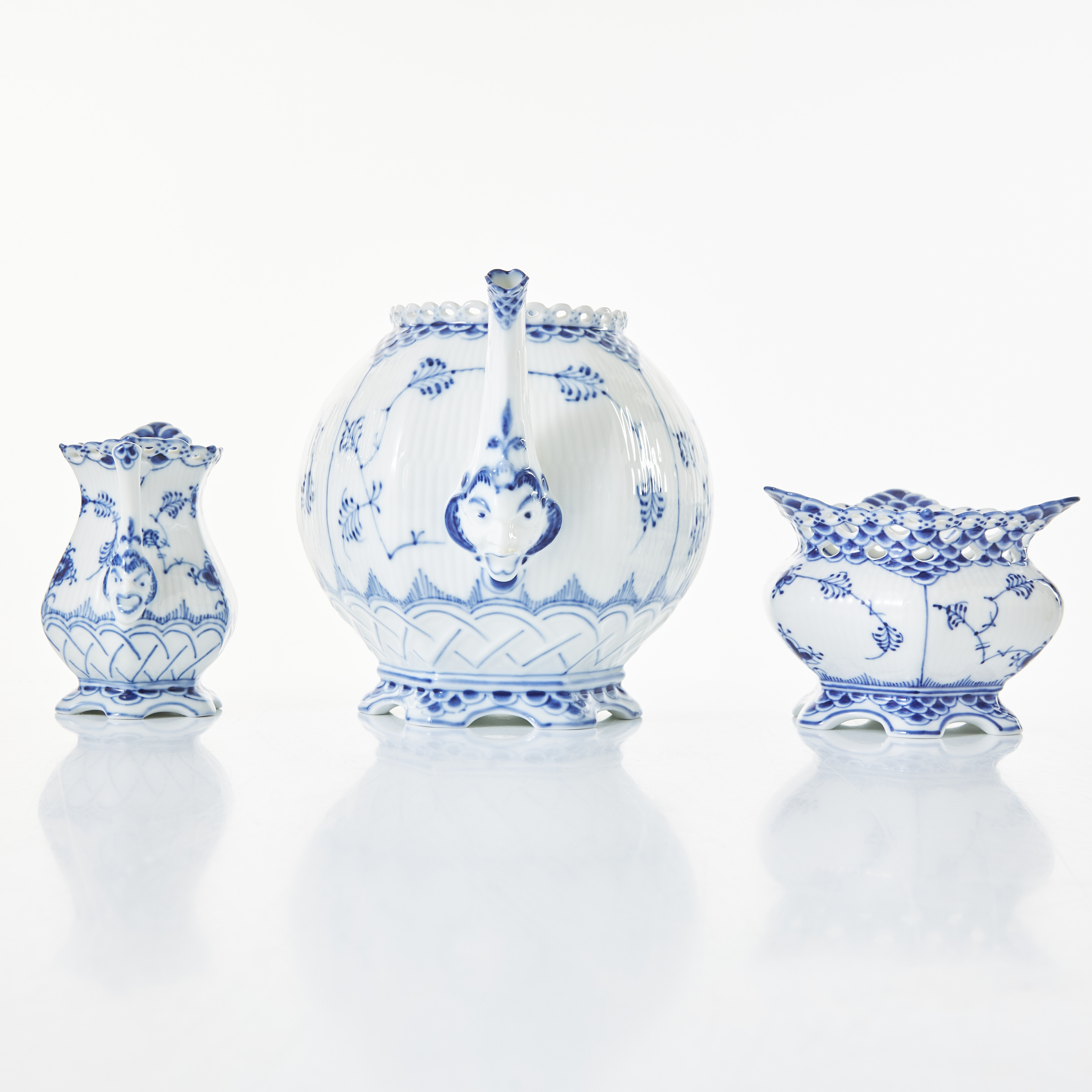 Images for 3122840. ROYAL COPENHAGEN. Tea set pieces 21 pieces