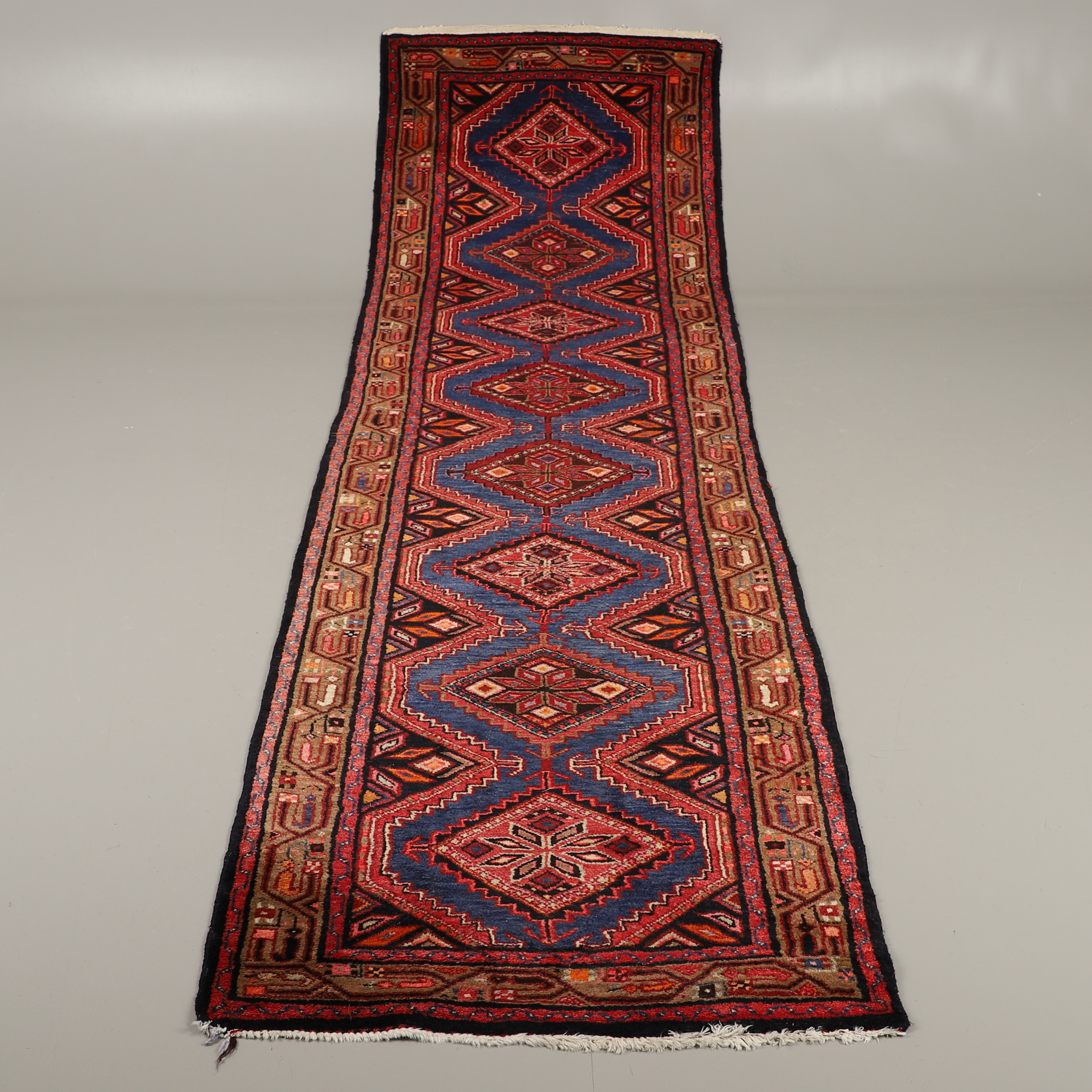 A QASHQAI YALAMEH DESIGNLÖPARE. Mattor & Textil Mattor