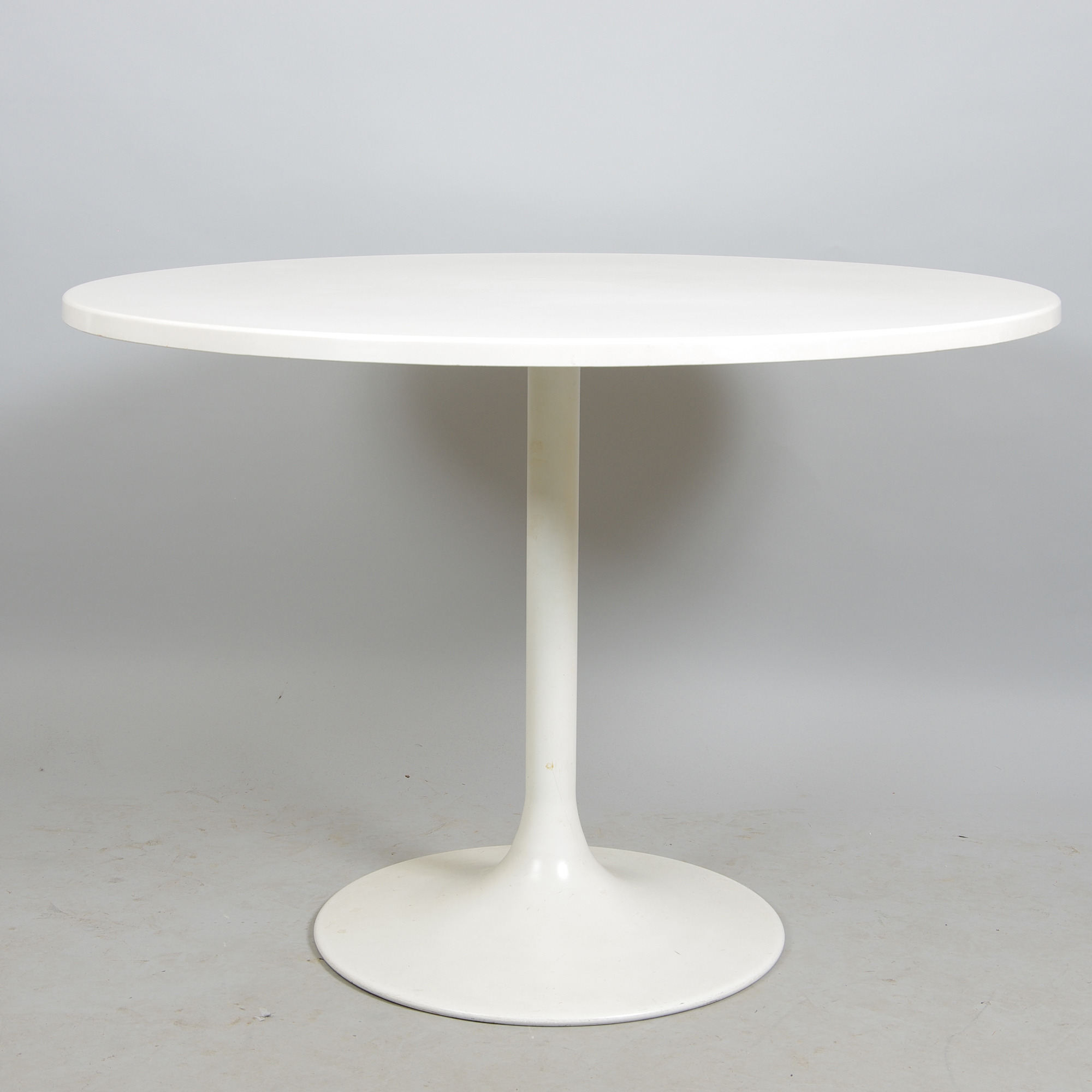 Design” i bord pÃ¥ helsingborgs auktionskammare auctionet Design bord