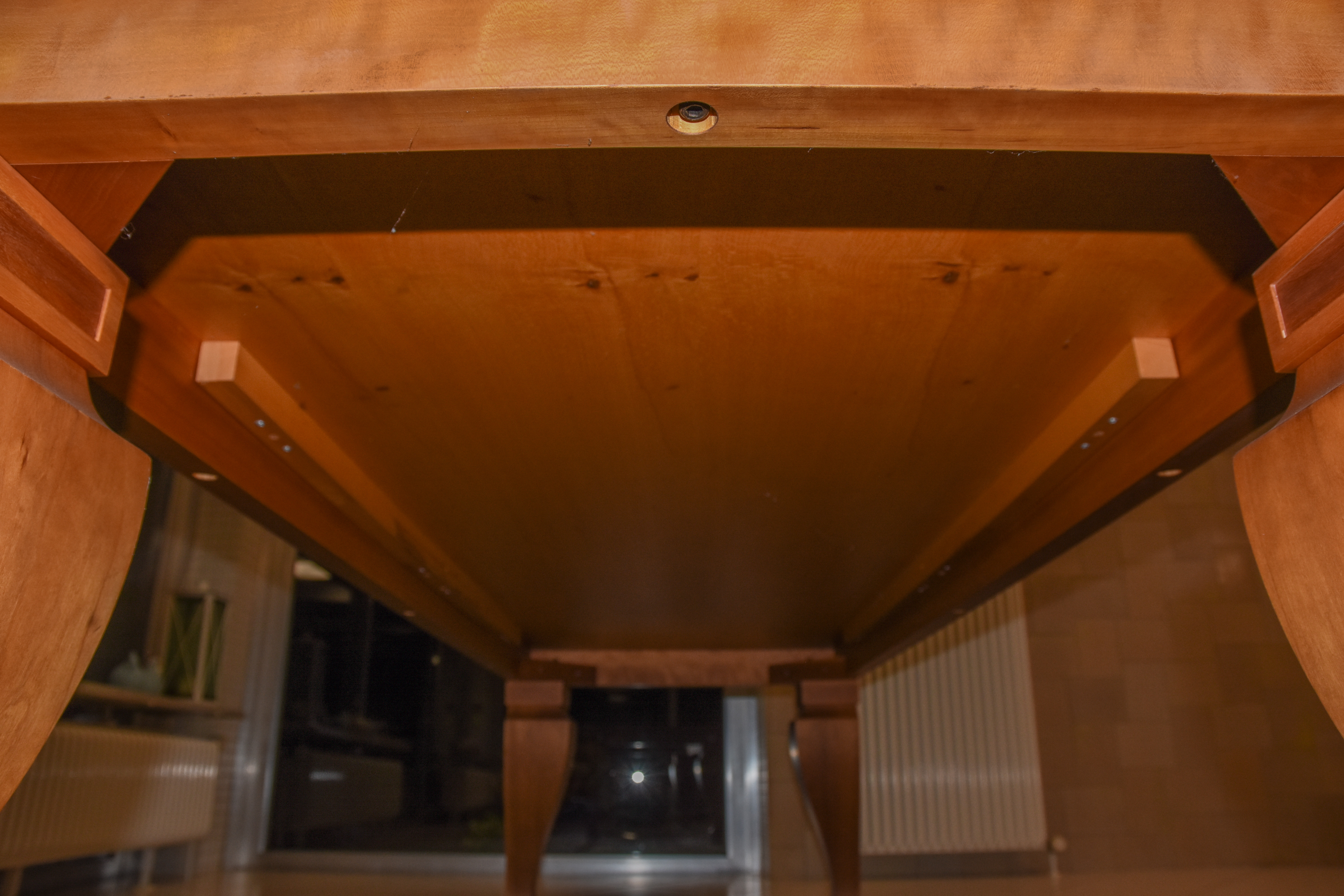 LEON KRIER / GIORGETTI. "Esstisch MENSA MAGNA", Kirschholz, Entwurf um