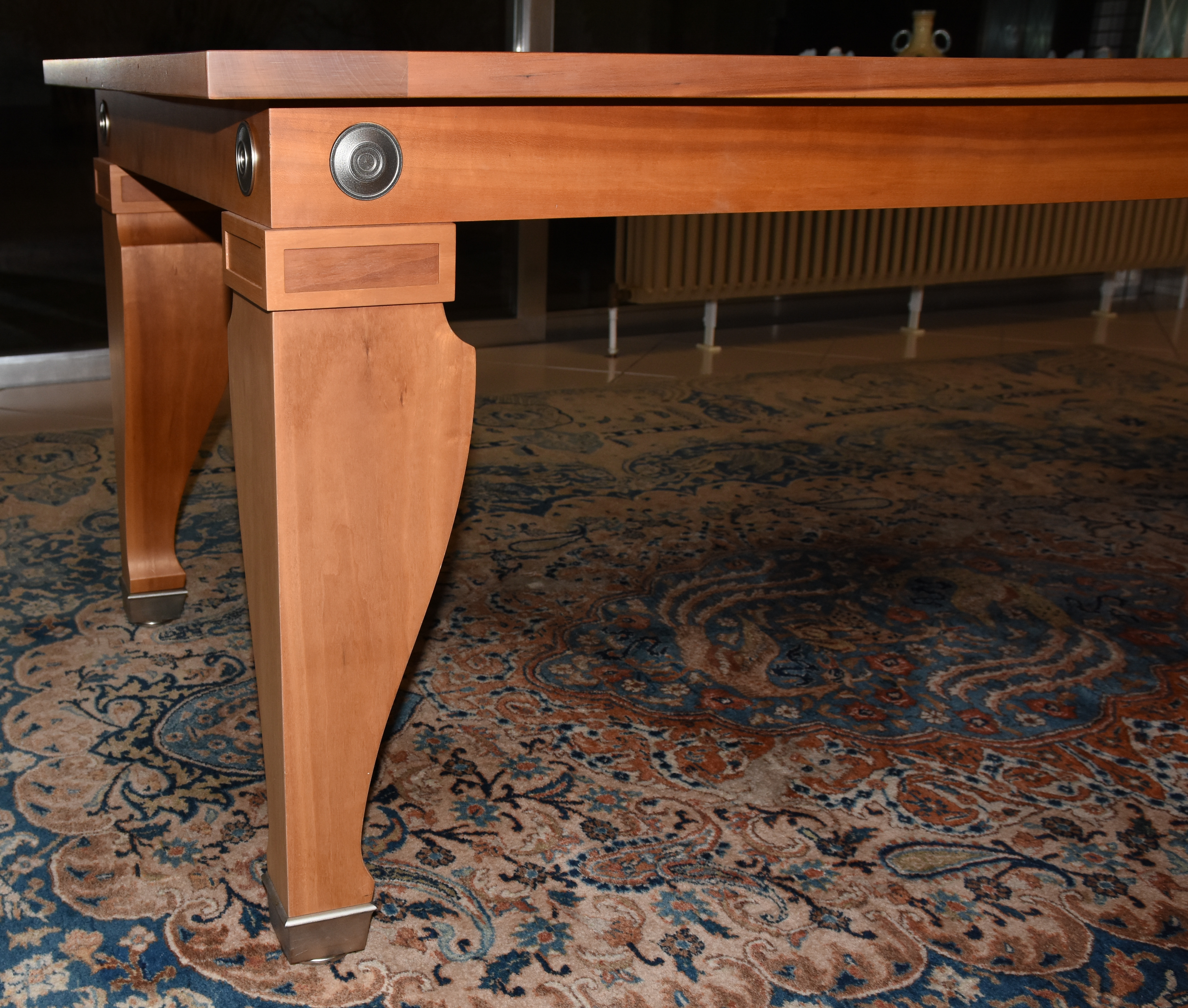 LEON KRIER / GIORGETTI. "Esstisch MENSA MAGNA", Kirschholz, Entwurf um