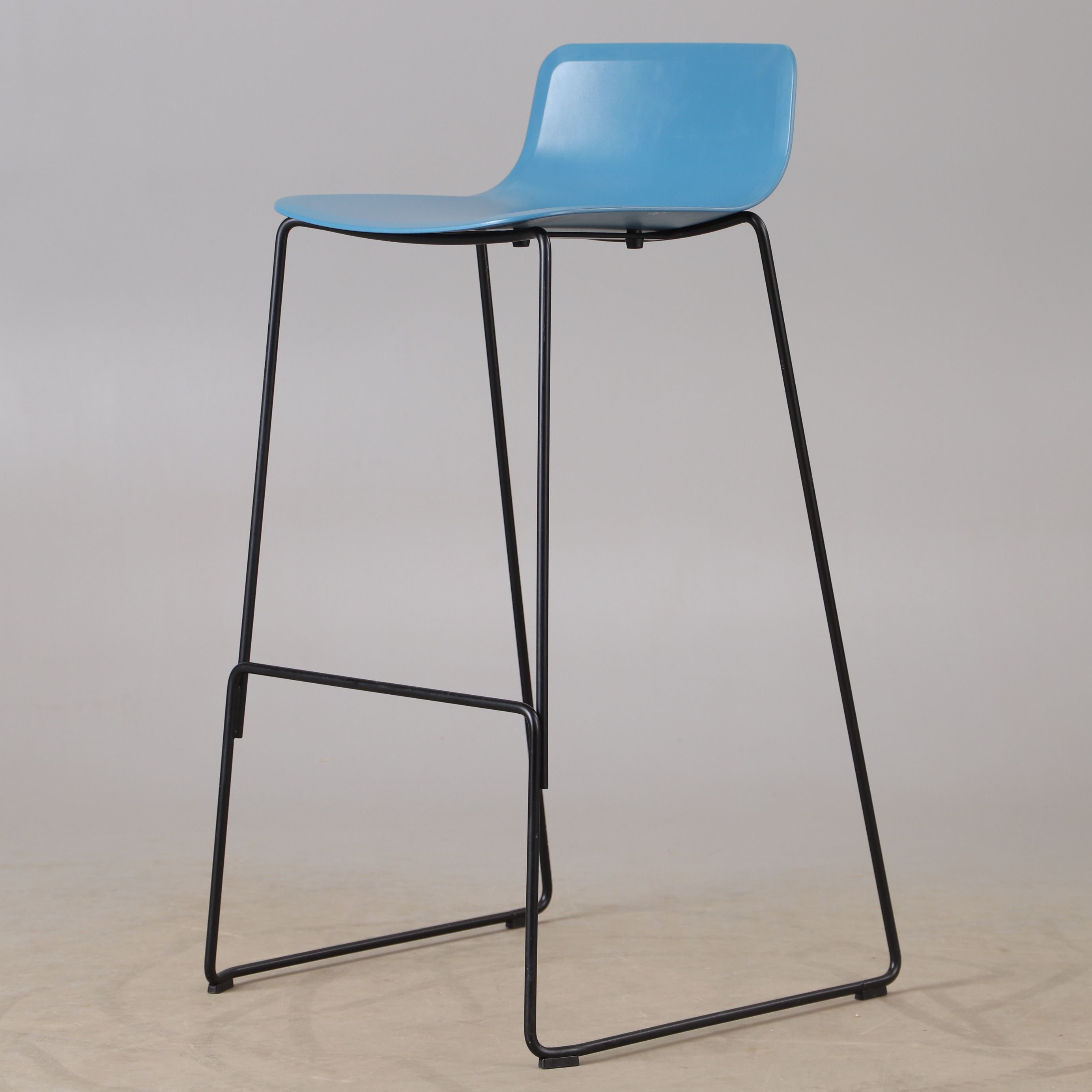 BARSTOL, Pato Sledge Stool 4310, plast och metall, Fredericia Furniture.