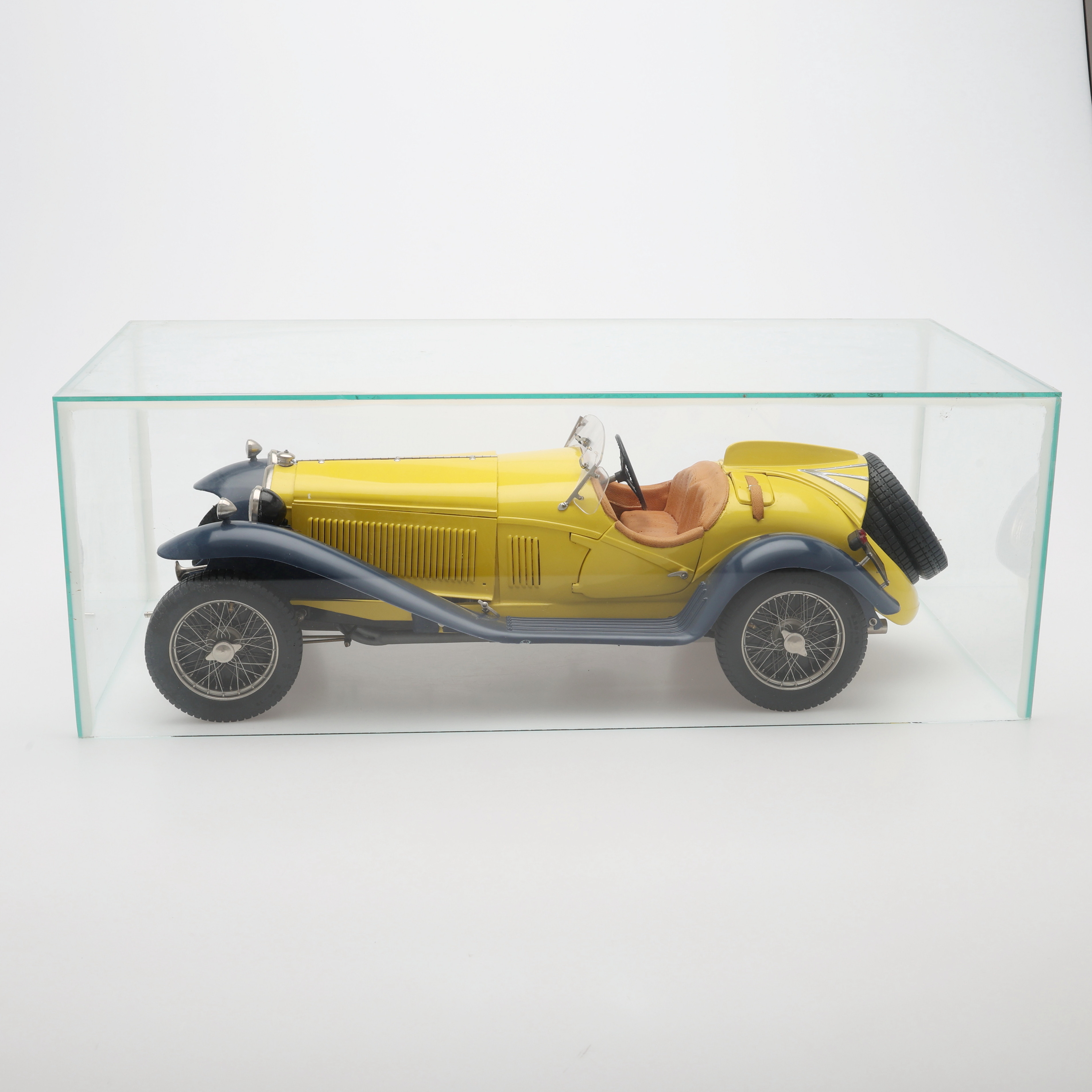 Maquette Pocher Alfa Romeo Spider Touring Gran Sport 1932 - Complète Boîte