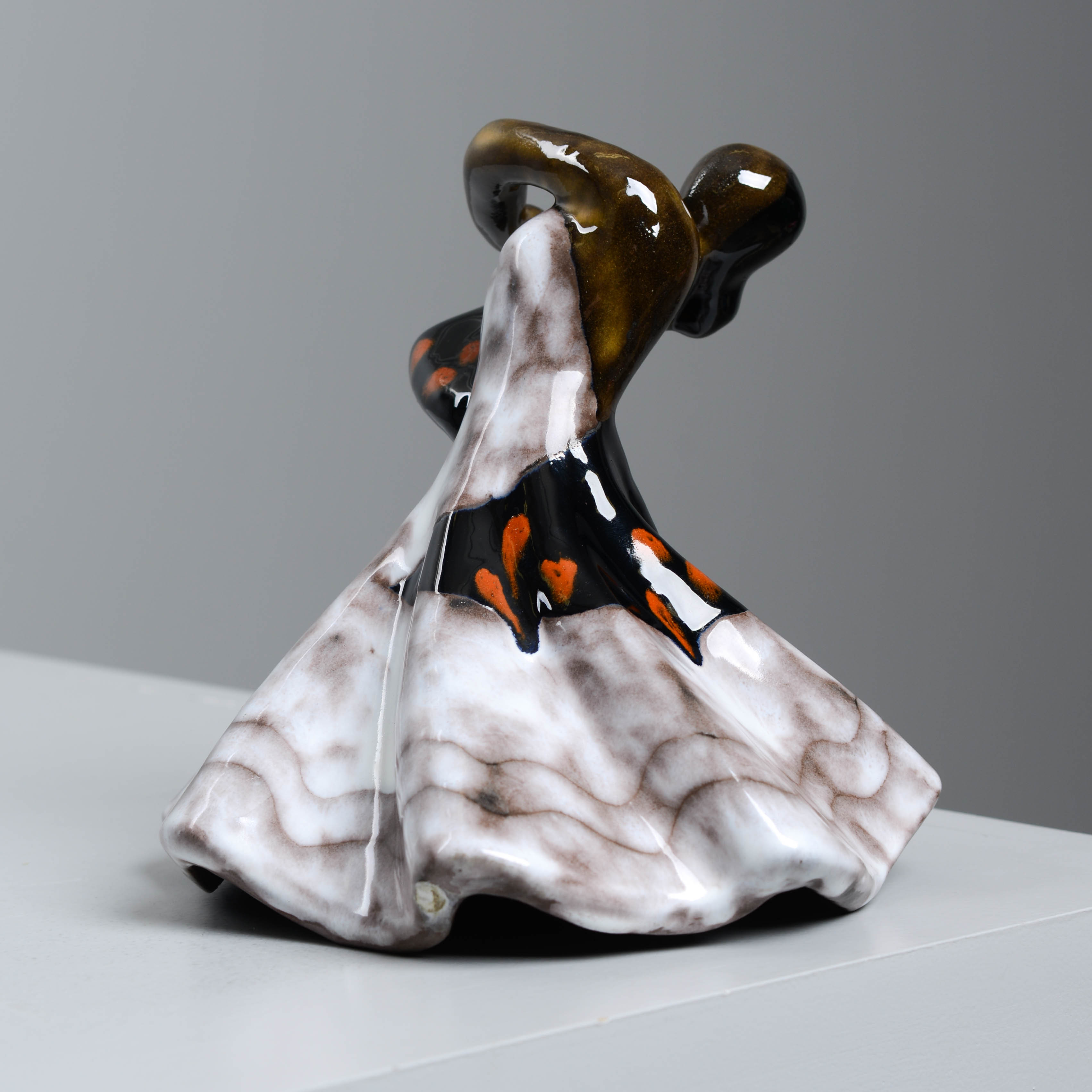 VICKE LINDSTRAND. Skulptur, "Danserska", Upsala-Ekeby, signerad, 1947-49.