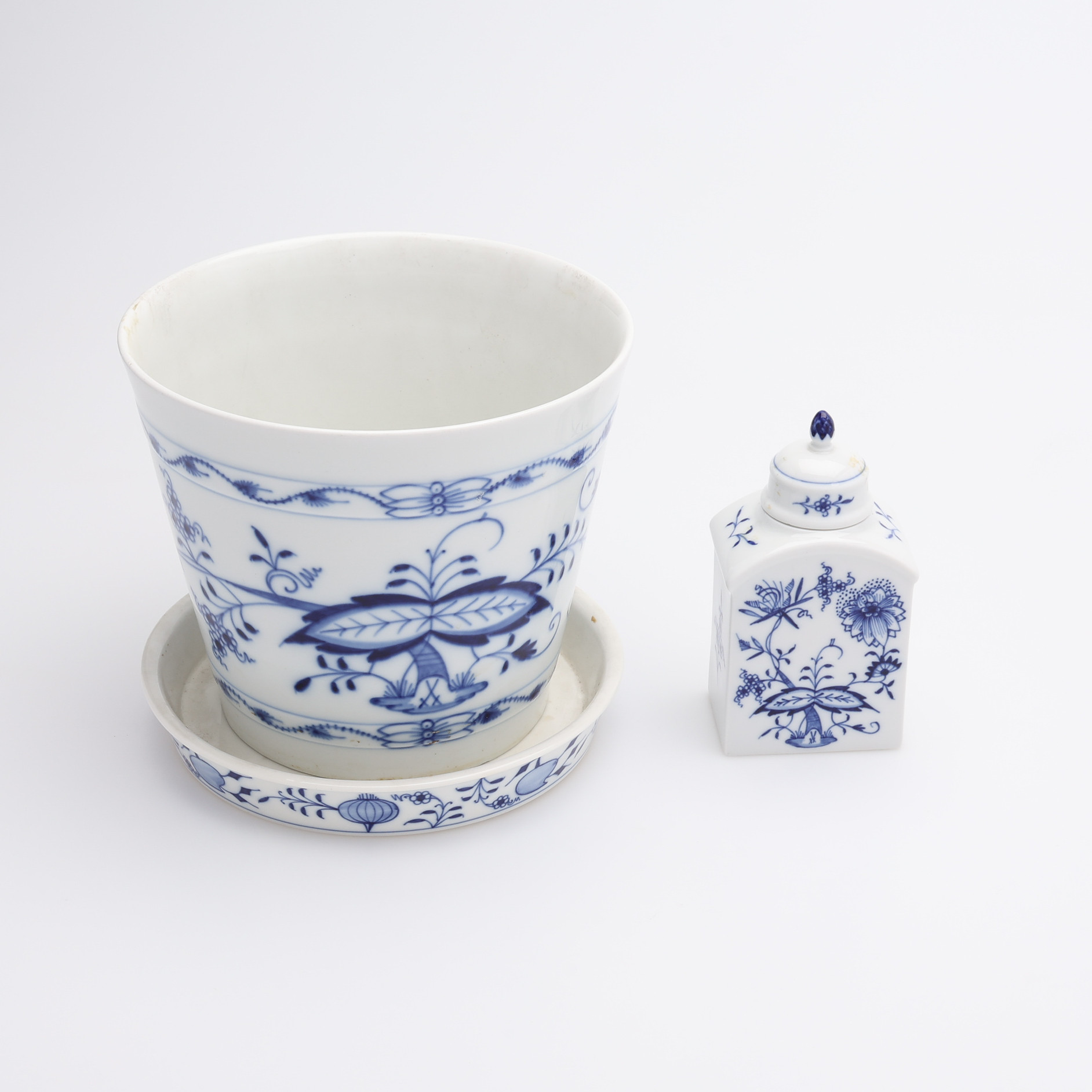 KRUKA MED FAT & TEDOSA, PORSLIN, LÖKMÖNSTER, MEISSEN.