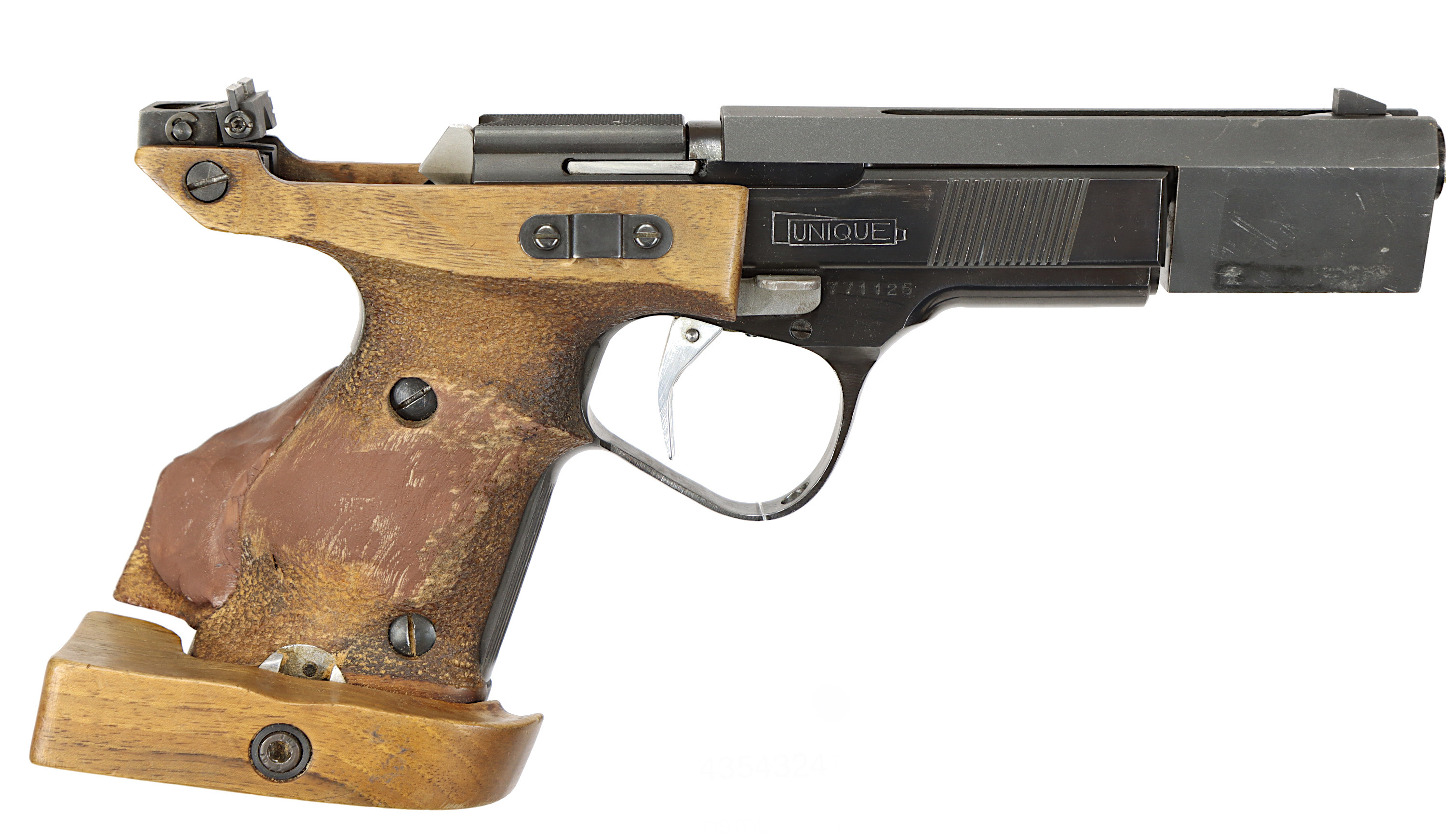 PISTOL, fabrikat Unique, modell DES 32, kaliber .32, tillv.nr 771125, se-nr SE0516614.