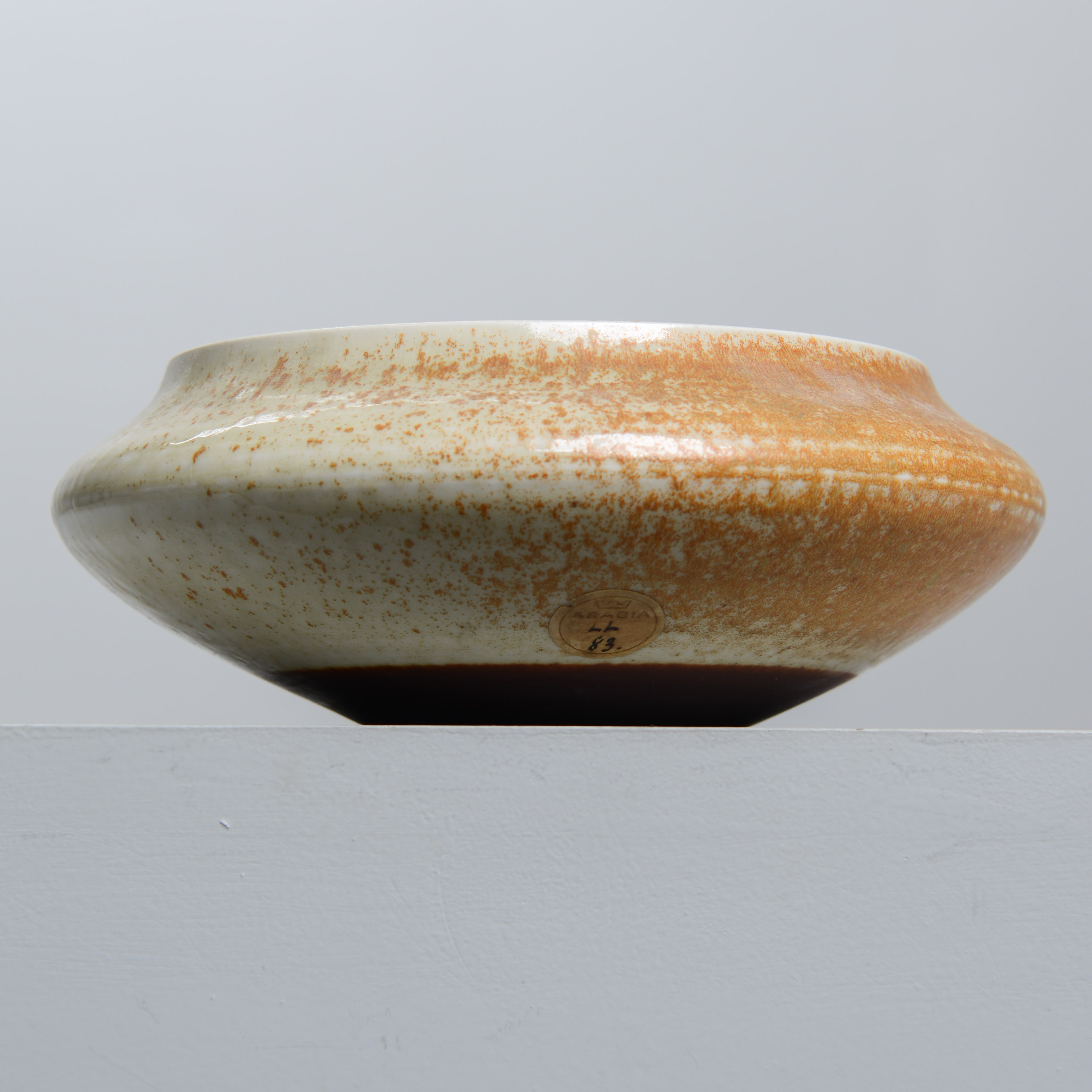 LIISA HALLAMAA. Skål, keramik, Arabia, Finland.