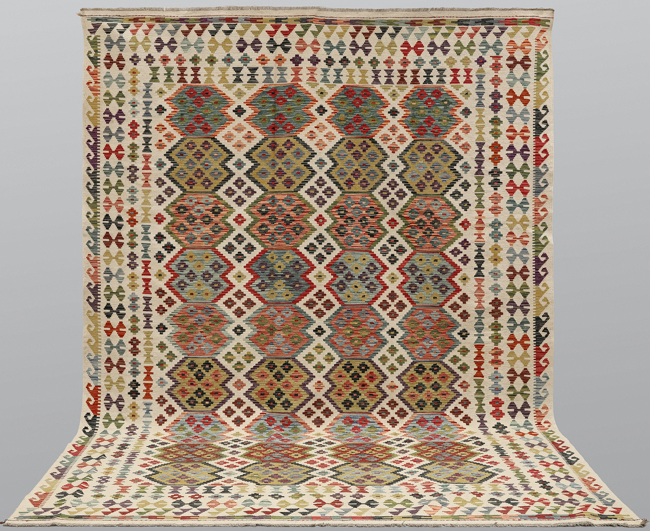 MATTA, Kelim, Klassisk design, 343*251 cm.