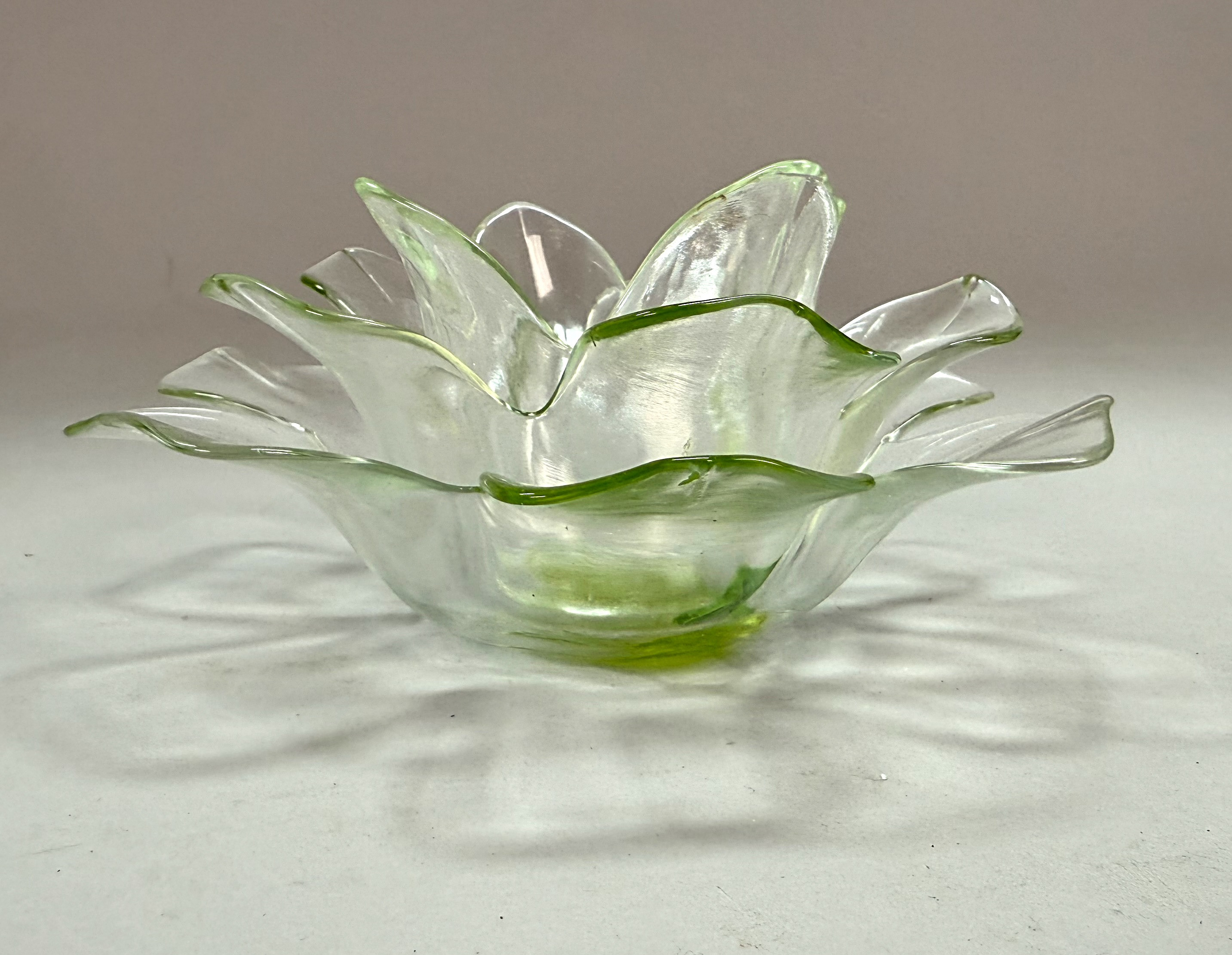 GLASKÅLAR, grönt glas, 900 talets första del.