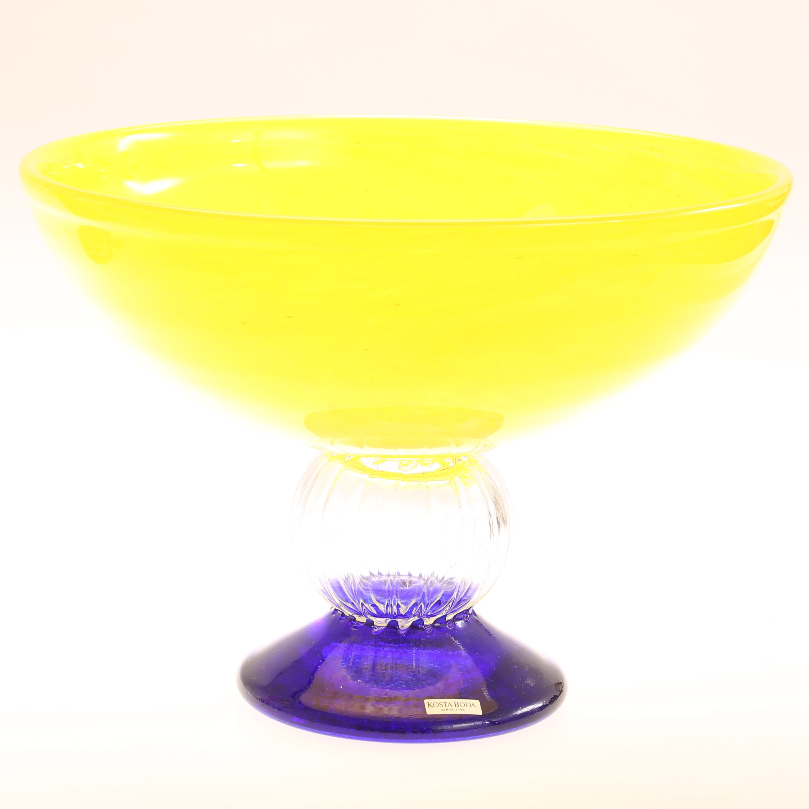 GUNNEL SAHLIN. Skål på fot, glas, Kosta Boda.