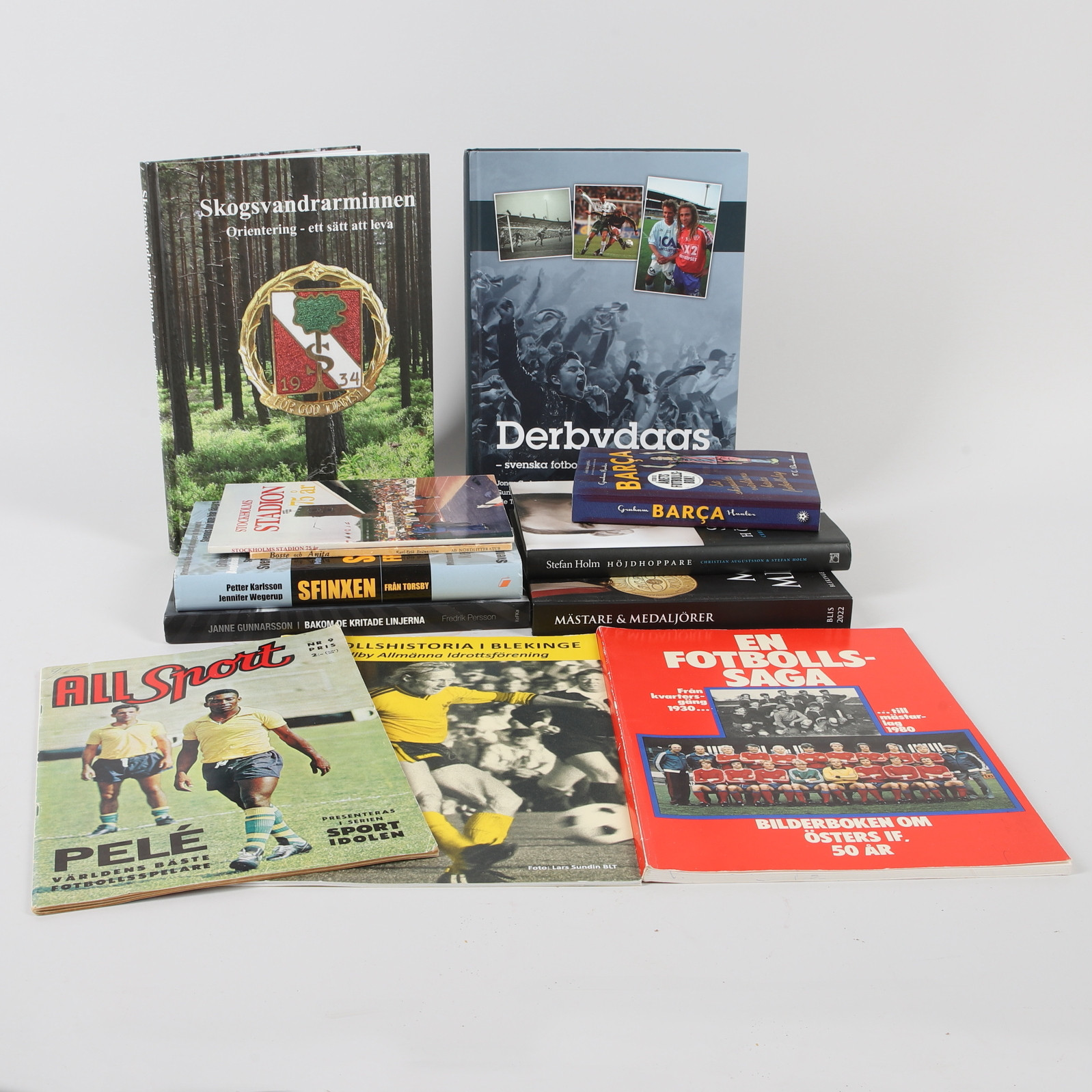 Bilder zu 4417363. Bücher, DVDs & Booklets, 12 Bücher, darunter Behind ...