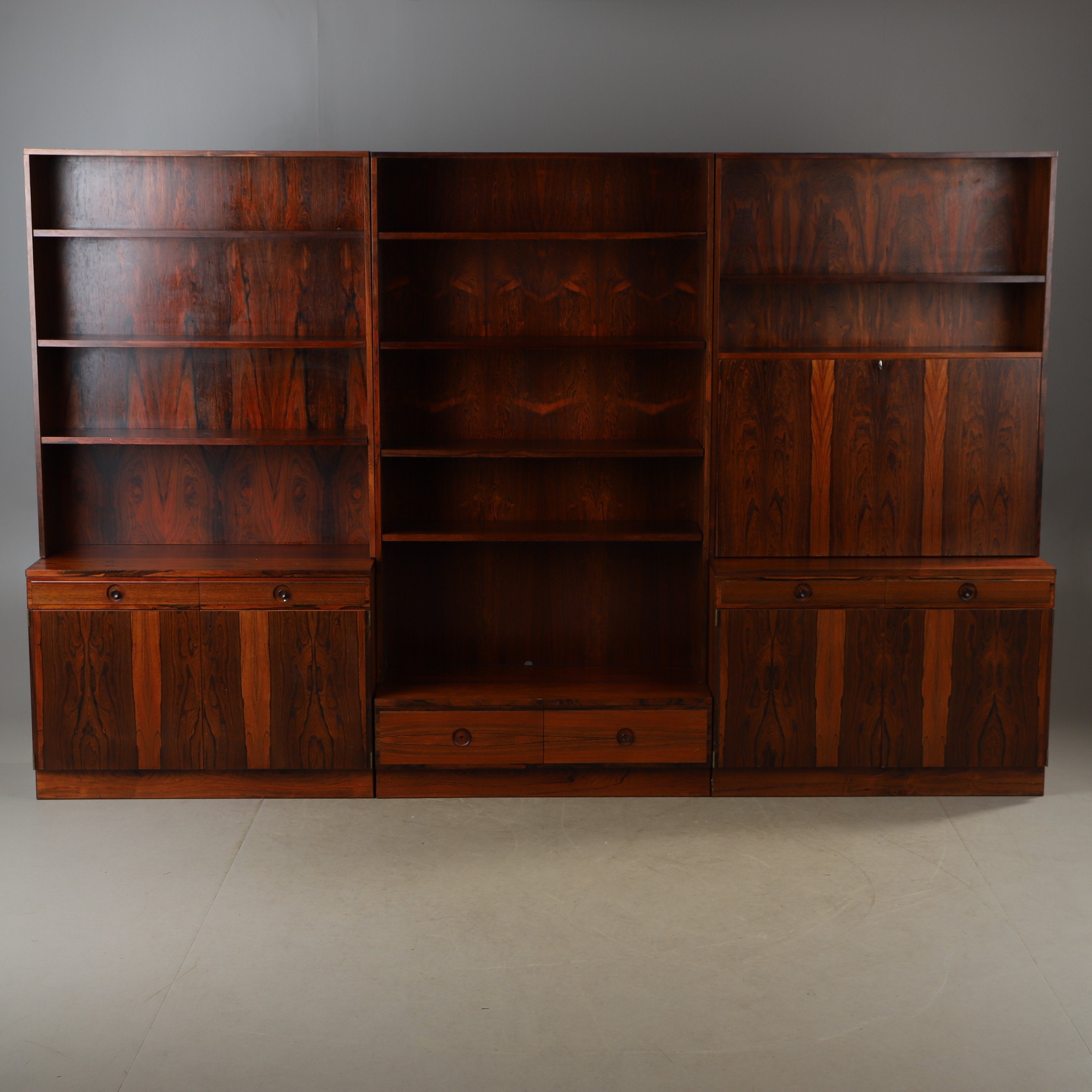 BERTIL FRIDHAGEN. Bokhylla, 3 sektioner, "Bonett", Bodafors, jakaranda.