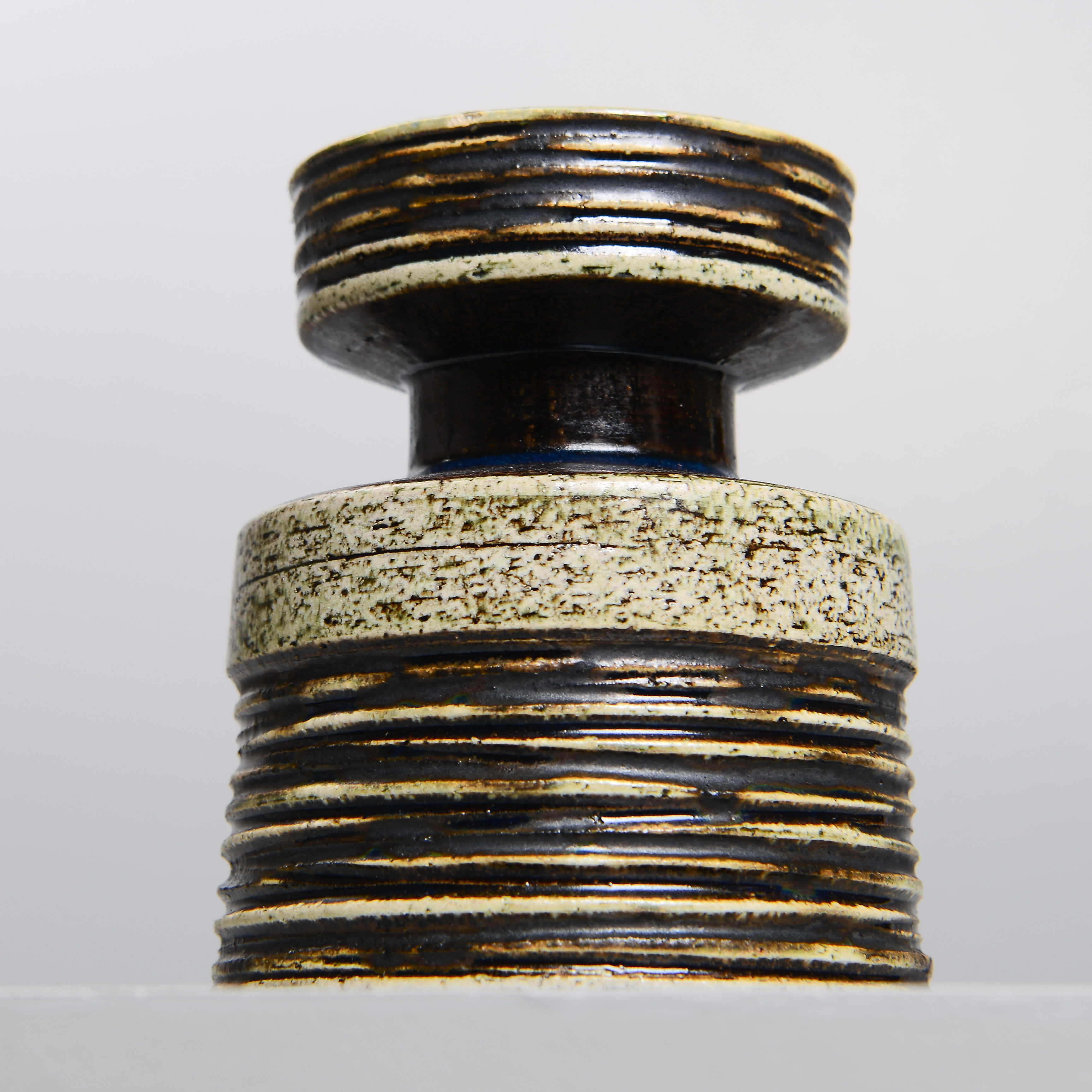 BRITT LOUISE SUNDELL. Vas, Gustavsberg, 1900-talets senare del.