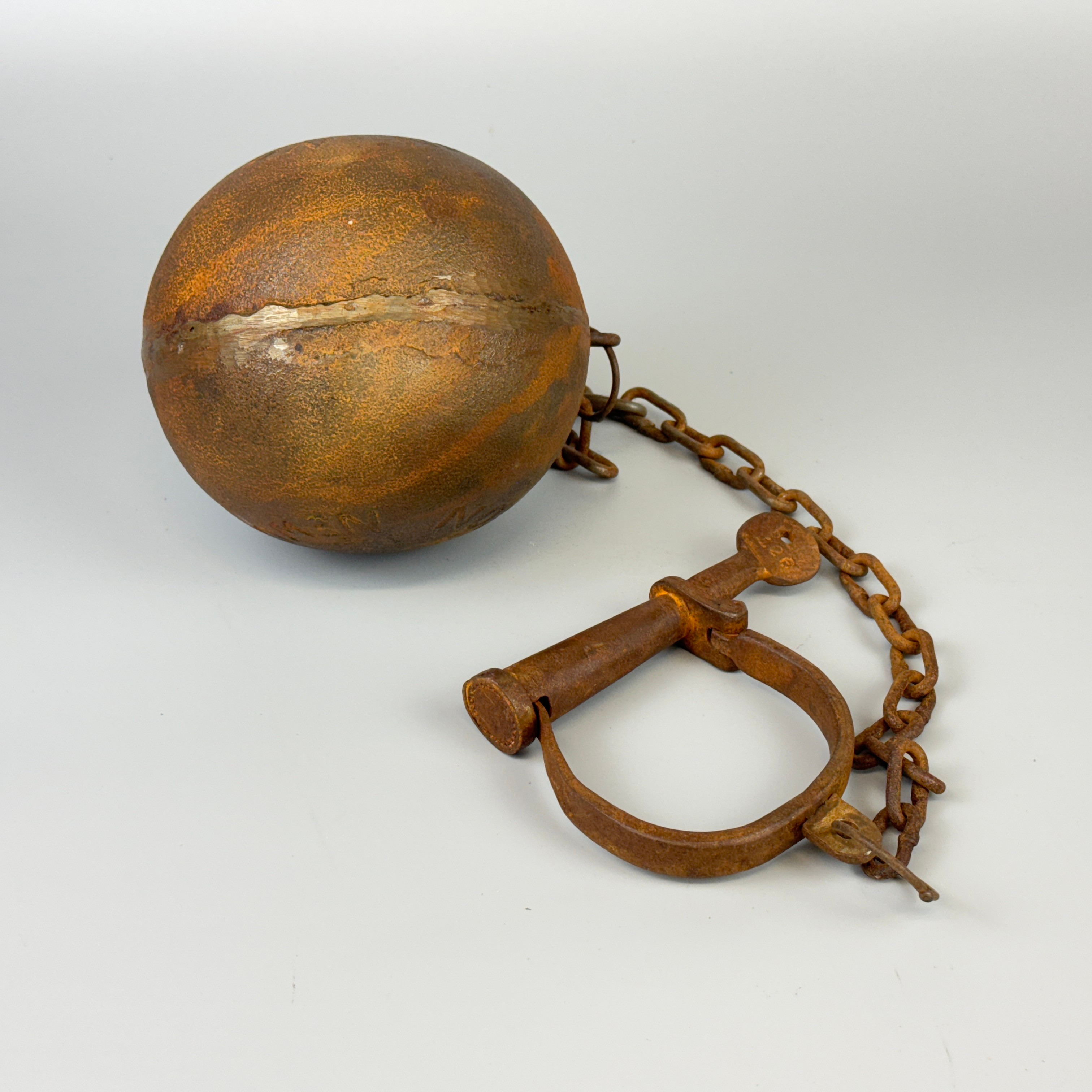 Prison Chain Types Images for 4498500. REPRODUCTION PRISON BALL & CHAIN. - Auctionet