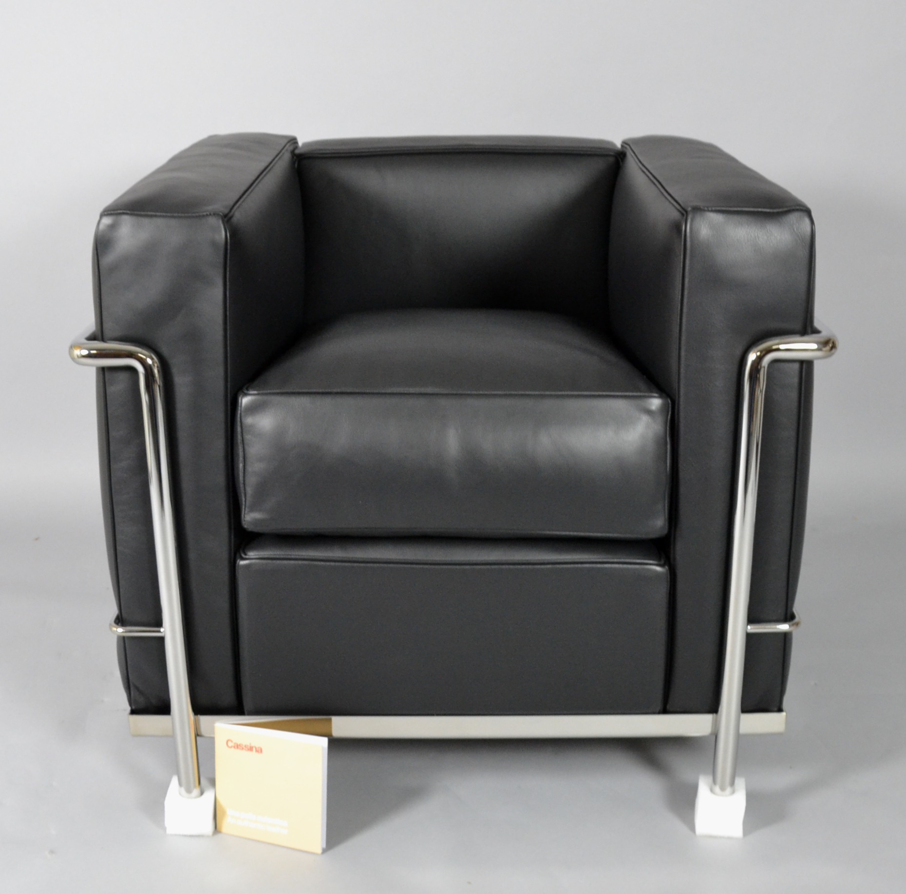 Bilder för 450258 LE CORBUSIER, JEANNERET, PERRIAND LC2 FåTÖLJ Auctionet Bilder för 450258 LE CORBUSIER, JEANNERET, PERRIAND LC2 FåTÖLJ Auctionet