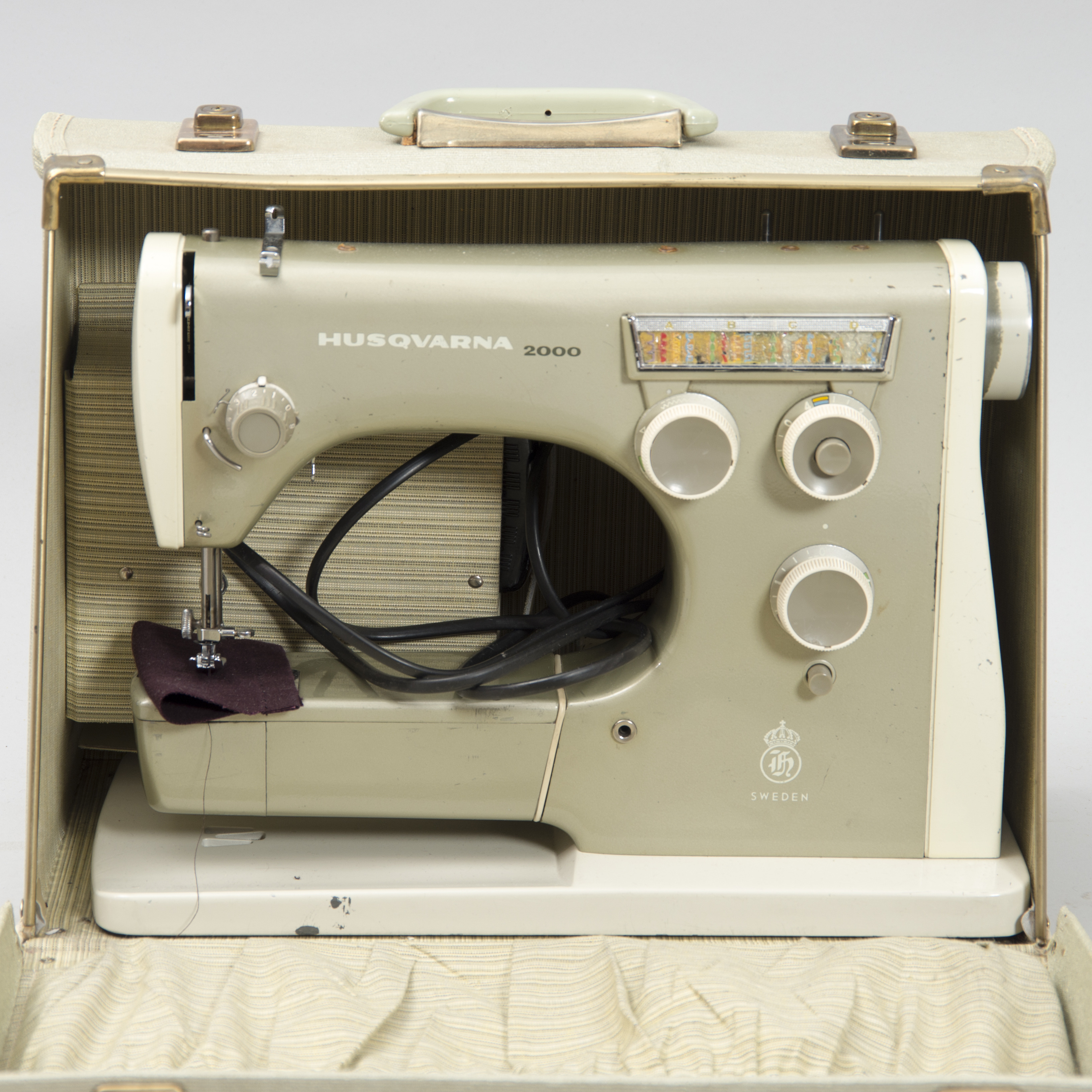 Images for 451188. SEWING MACHINE, Husqvarna 2000.