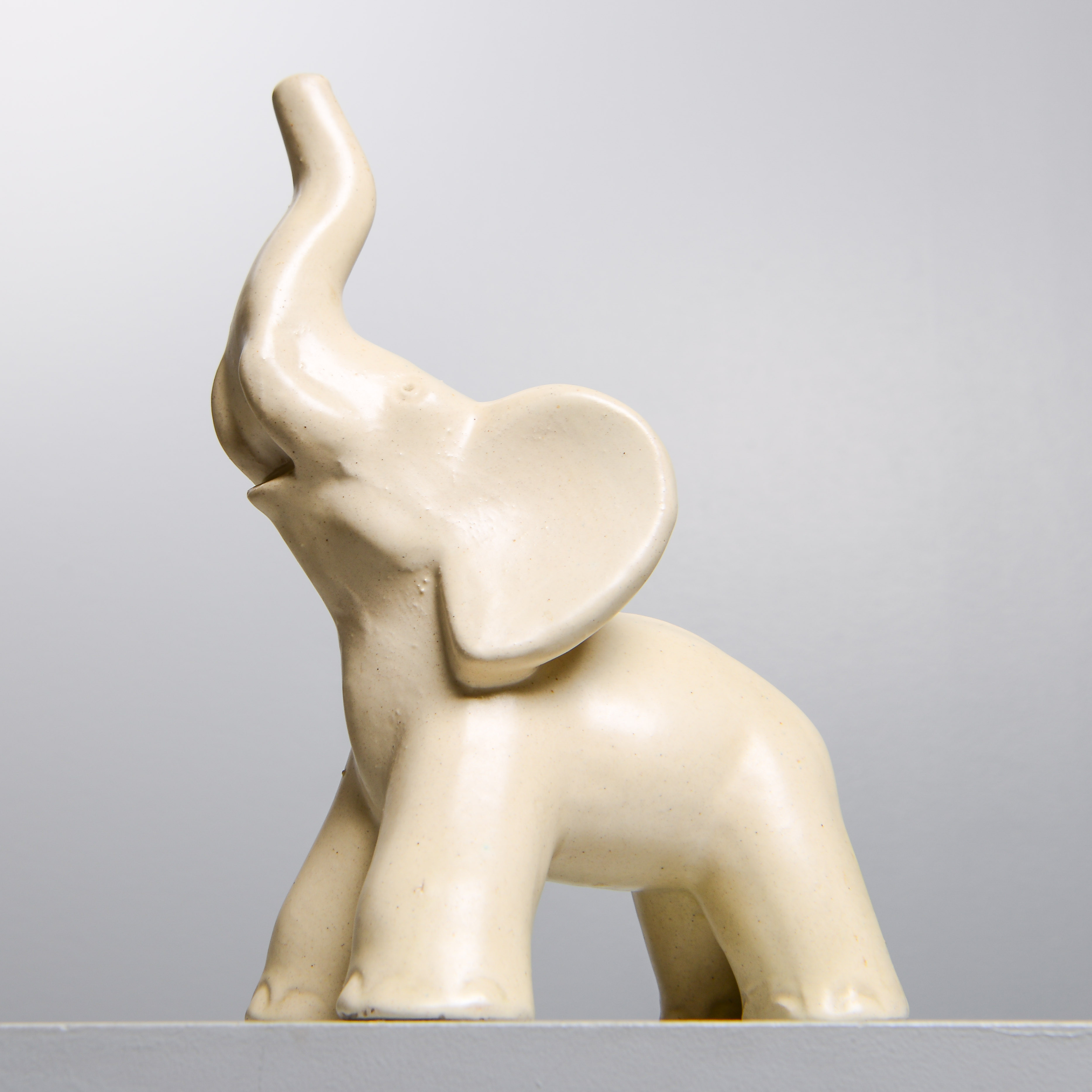 KERTTU SUVANTO-VAAJAKALLIO. Figurin, elefant, Kupittaan Savi OY, Finland, 1950-tal.