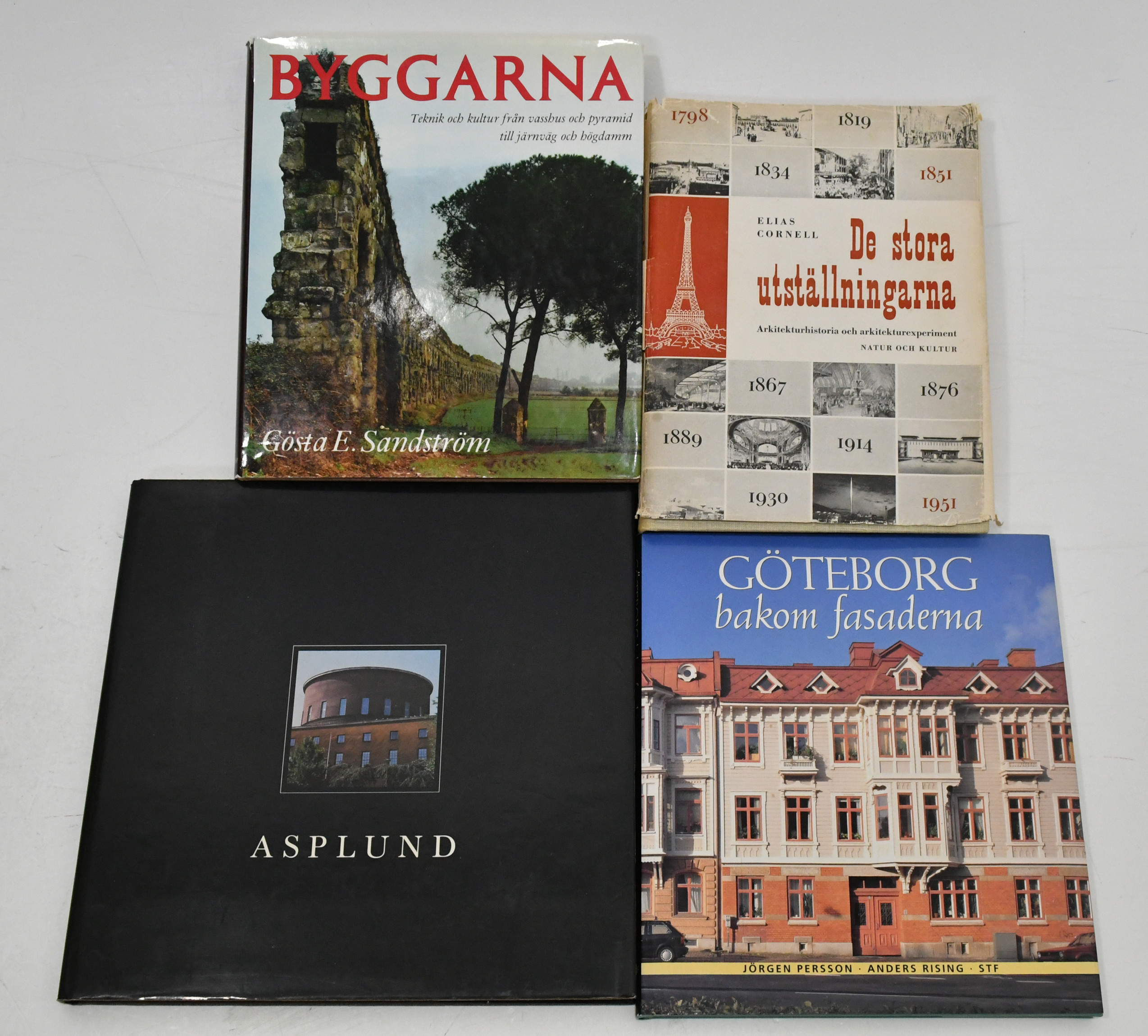 Svensk och internationell arkitektur. 4 vol ymer.