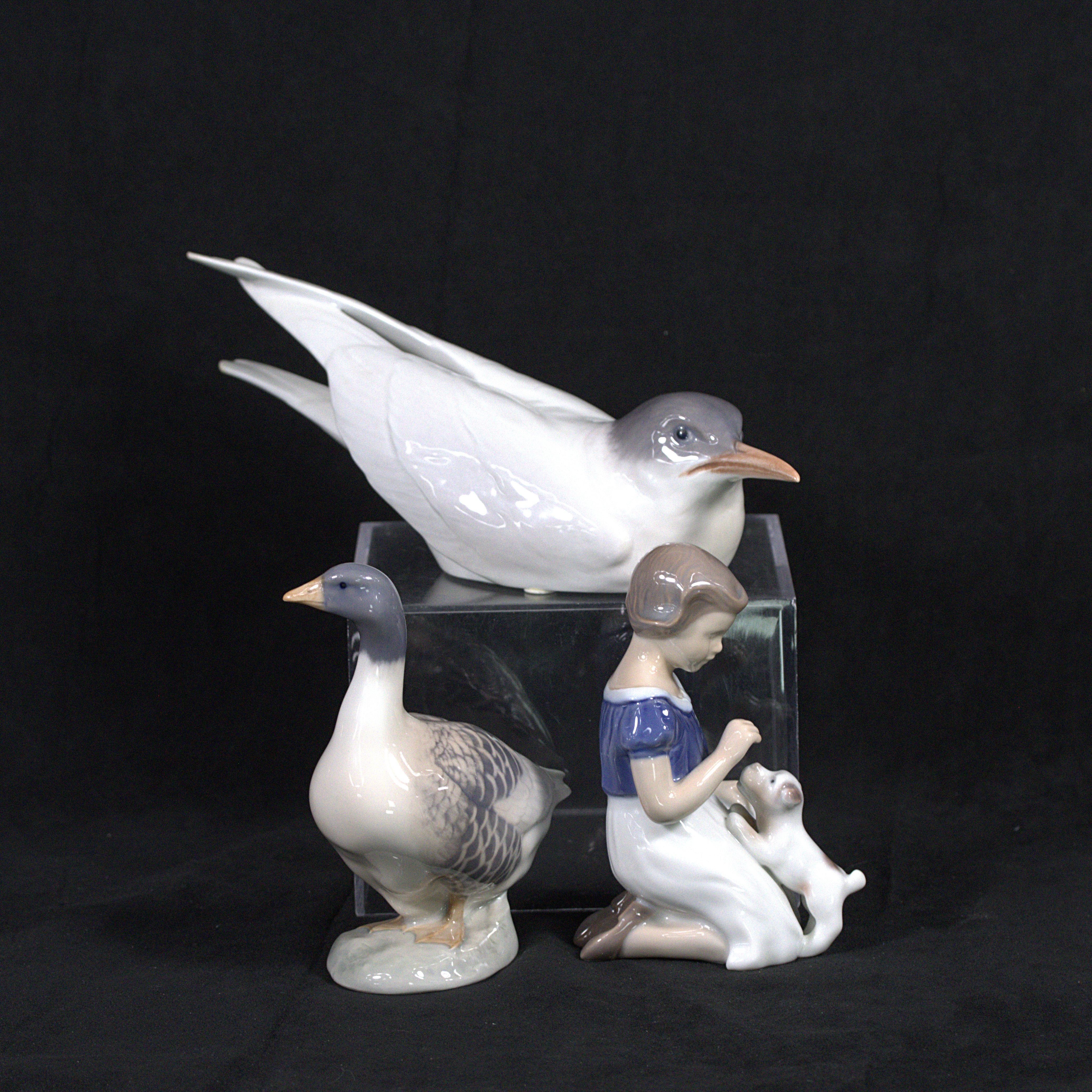 images-for-4593200-figurines-1-2-pieces-porcelain-royal