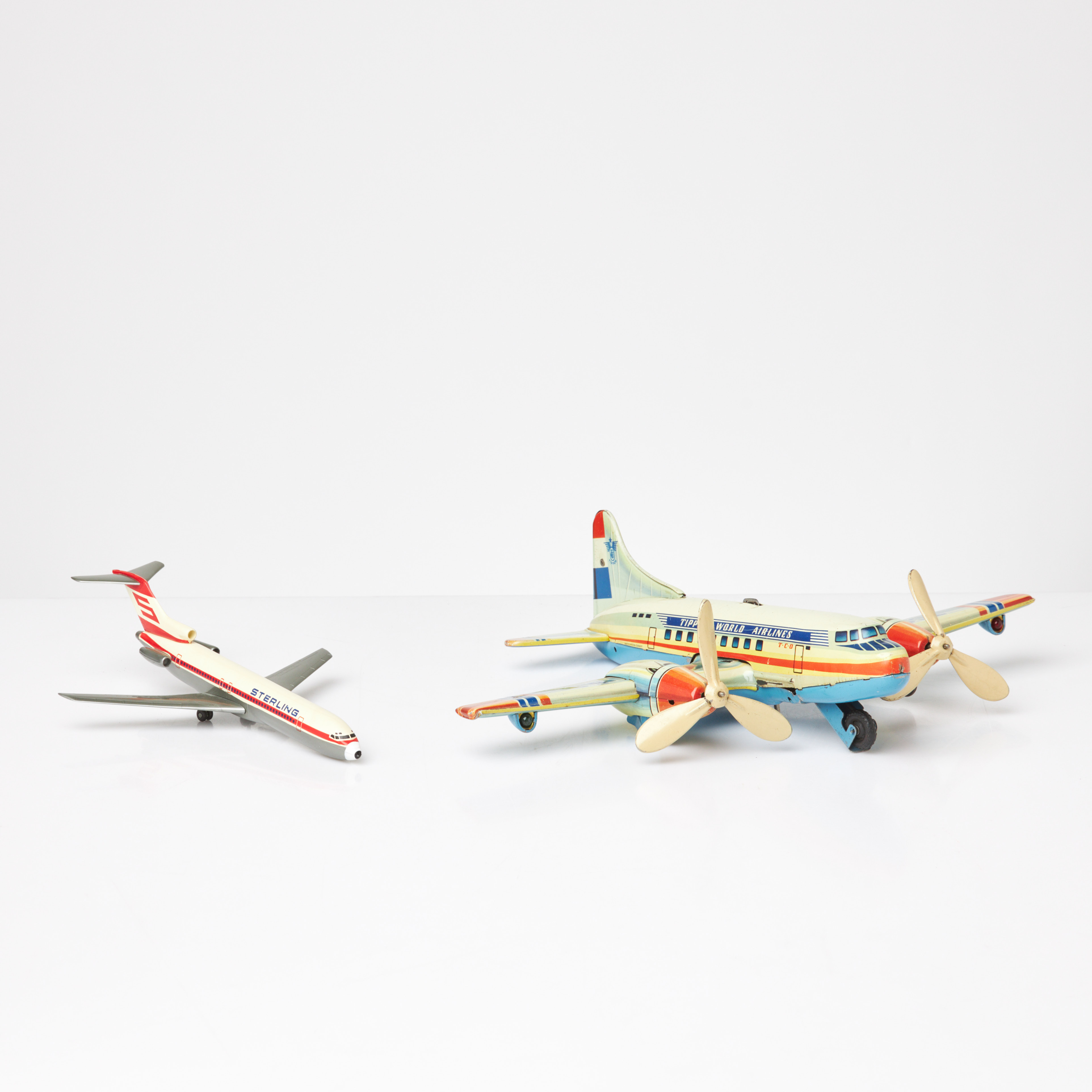 Avion TIPPCO TCO 60 Mécanique World Airlines - Jouet Ancien Tôle 1955 37cm