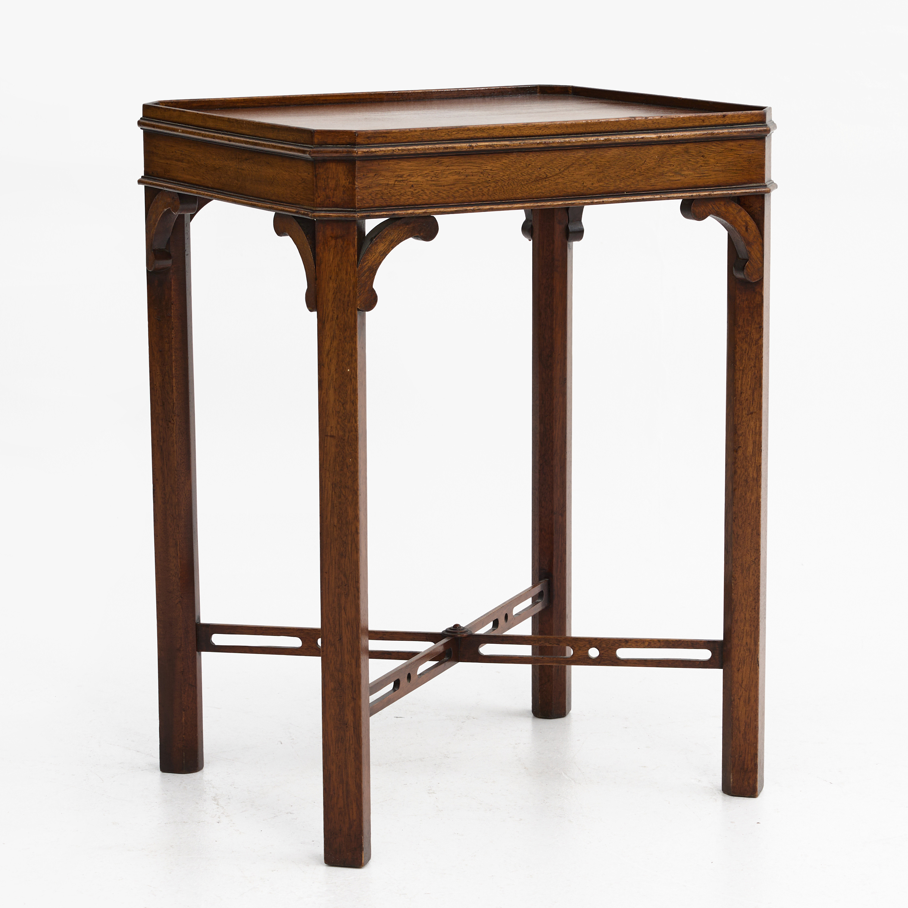 LAMPBORD, mahogny, skiva med sarg, England, 1900-tal.