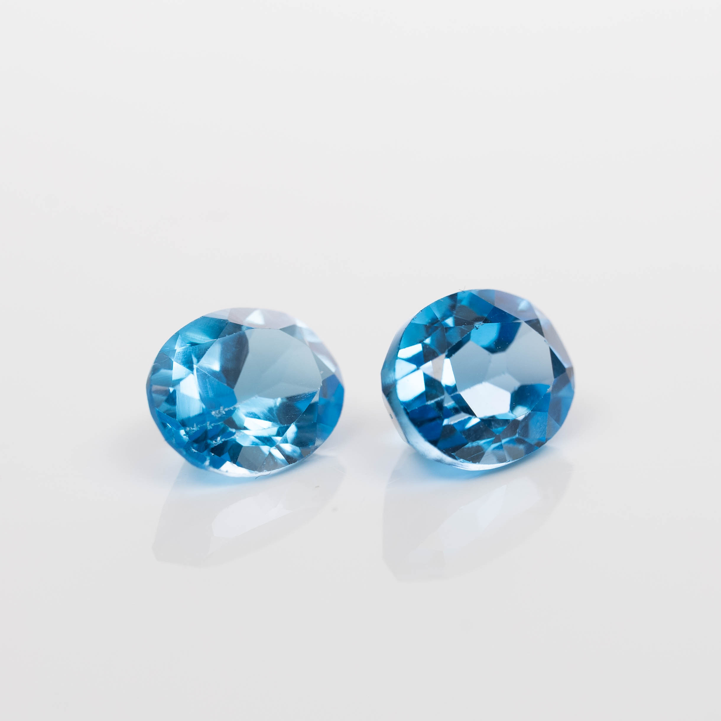 BLÅ TOPAZ, 5,02 ct.