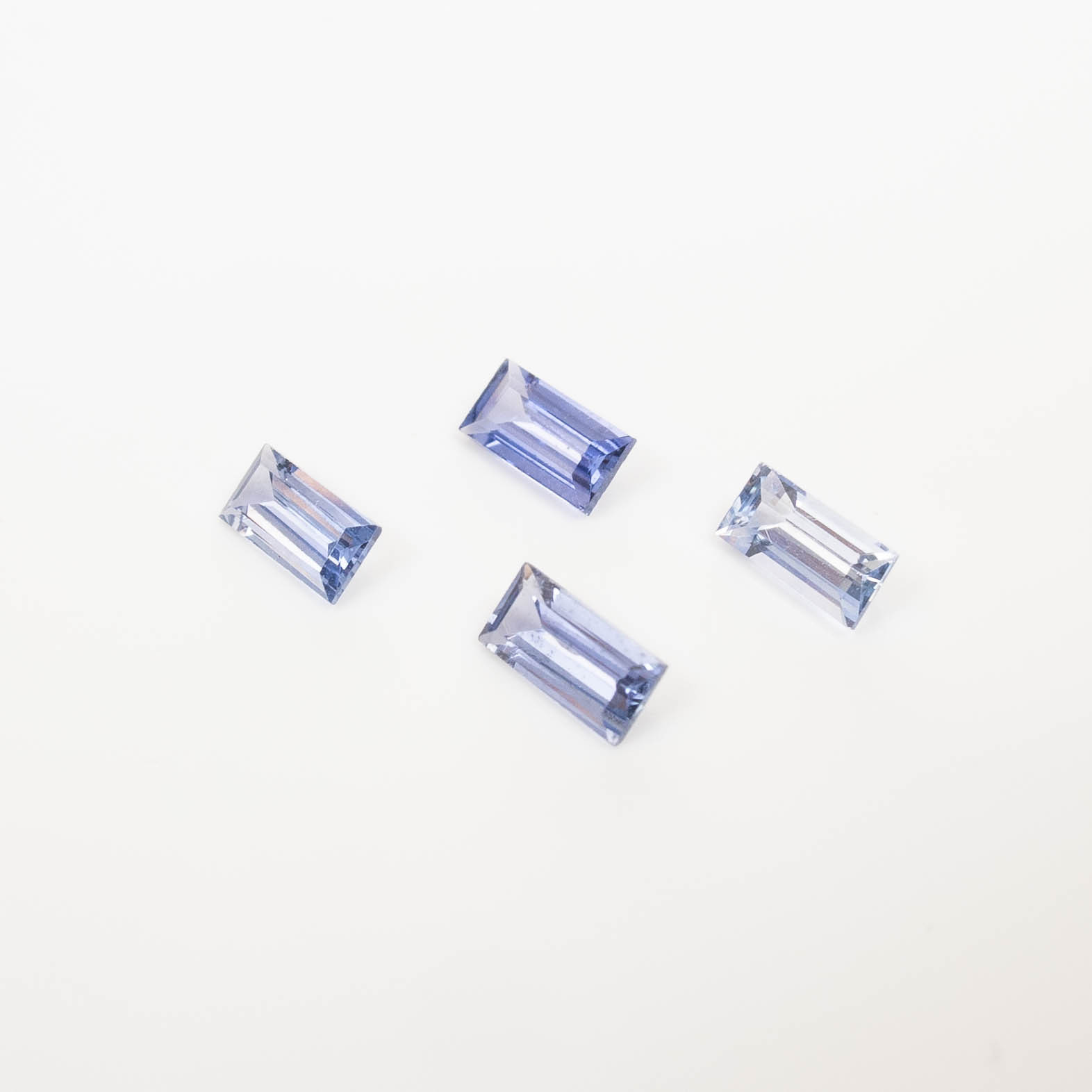 SAFIRER, 0,99 ct.
