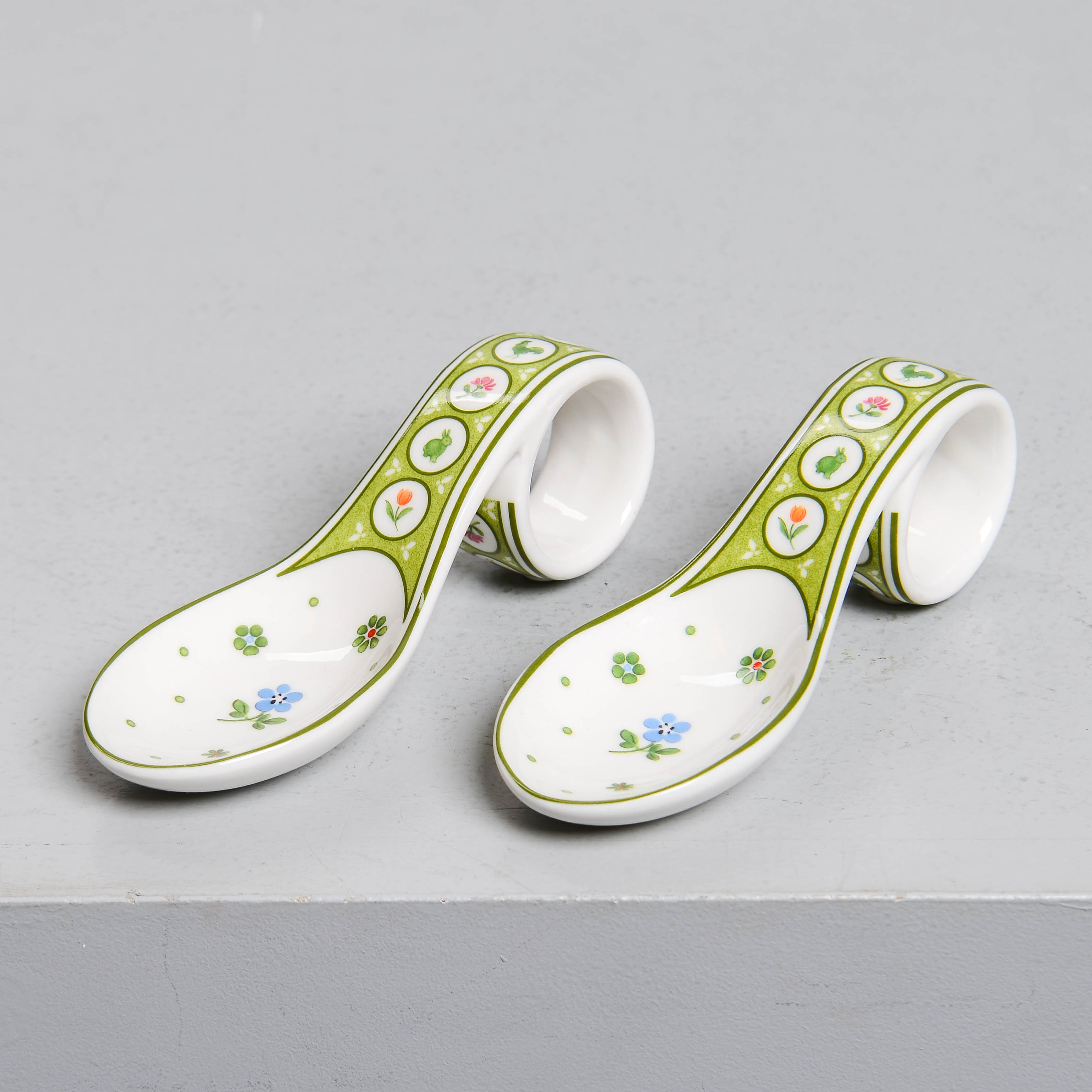 ÄGGKOPPAR/SERVETTRINGAR, 2 st, "Farmers spring", Villeroy & Boch.