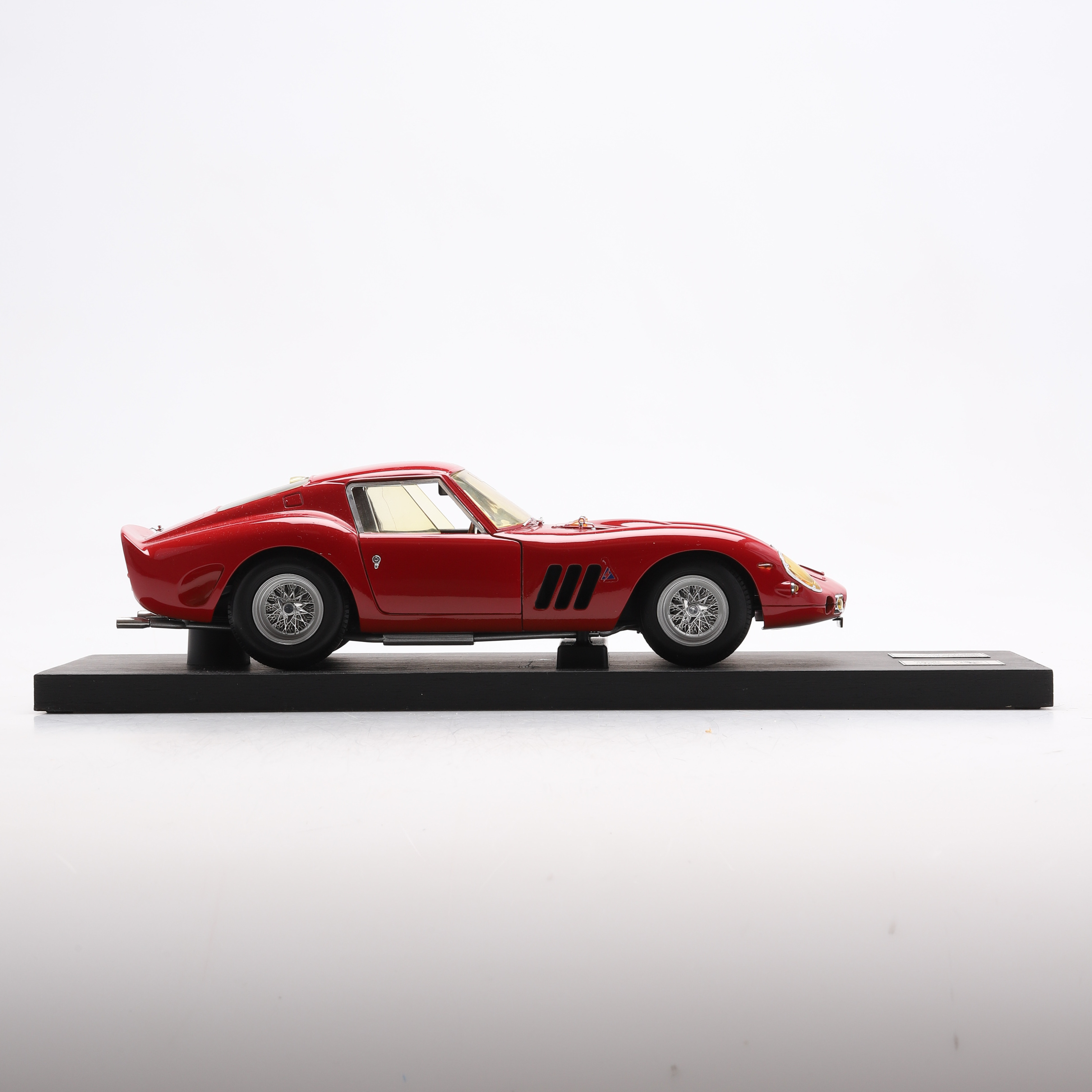 Images for 4669977. MODEL CAR, “64 Ferrari 250 GTO”, Revell. - Auctionet