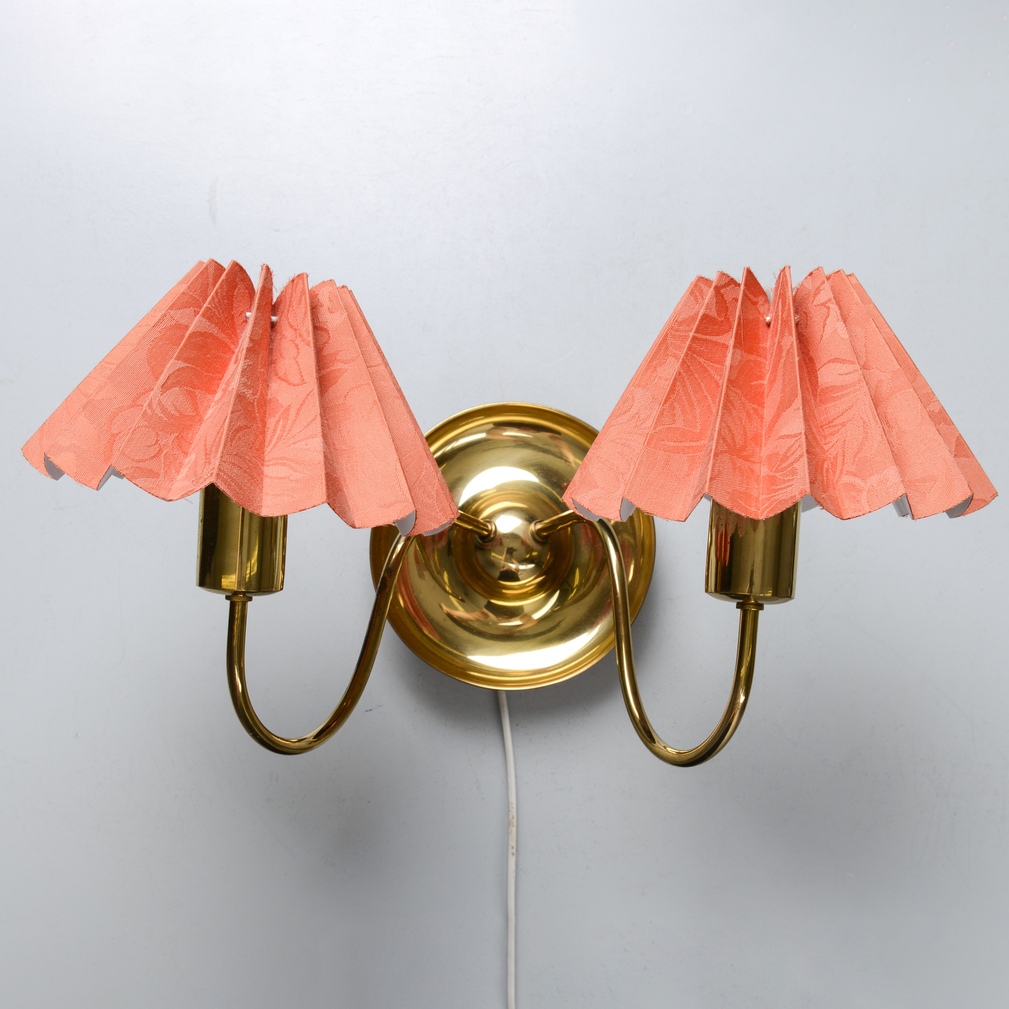 JOSEF FRANK. Vägglampa, modell 2565, Firma Svenskt Tenn.