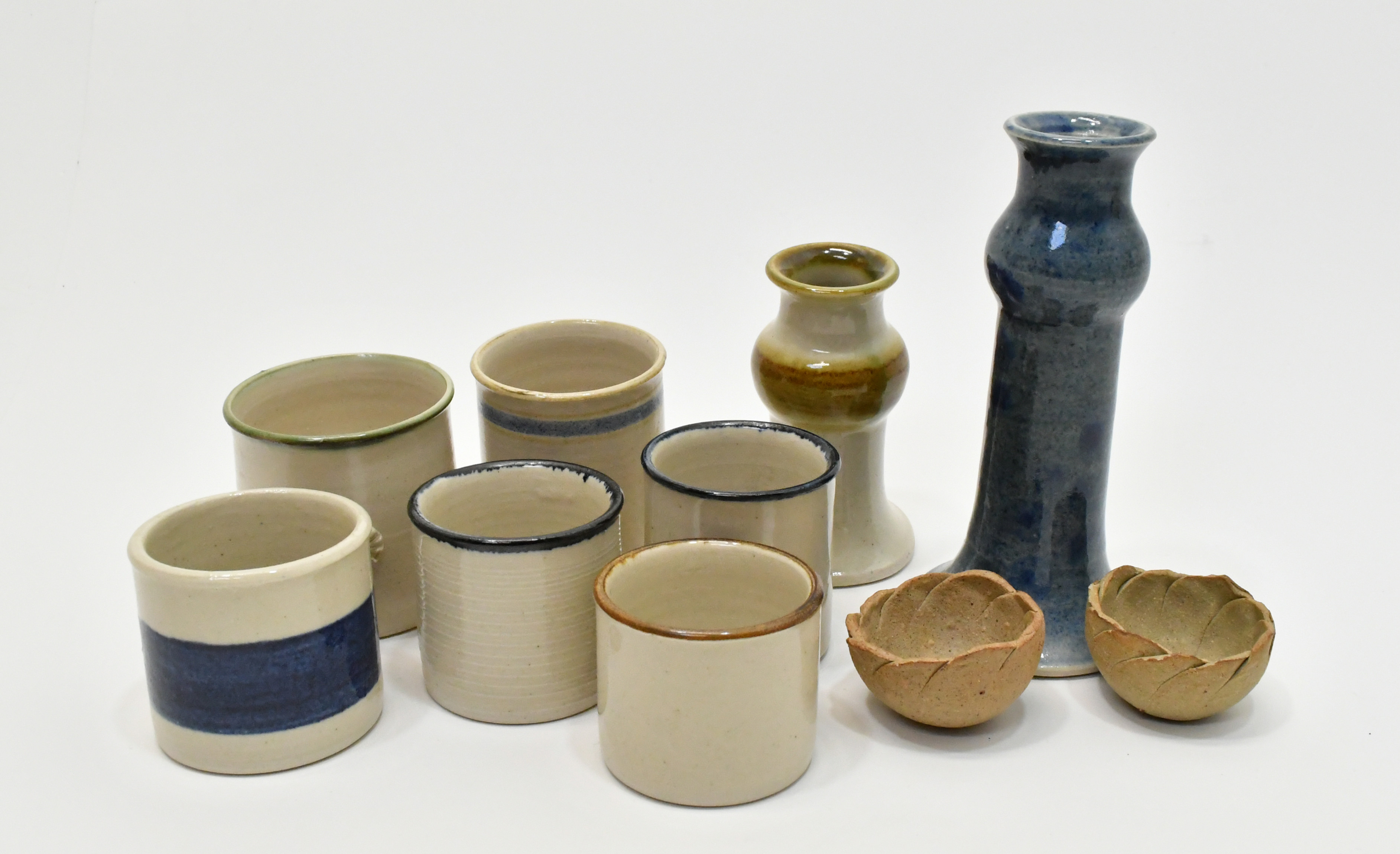 ANNA EDQVIST F1946. 8 st skålar, 2 st vaser, keramik.