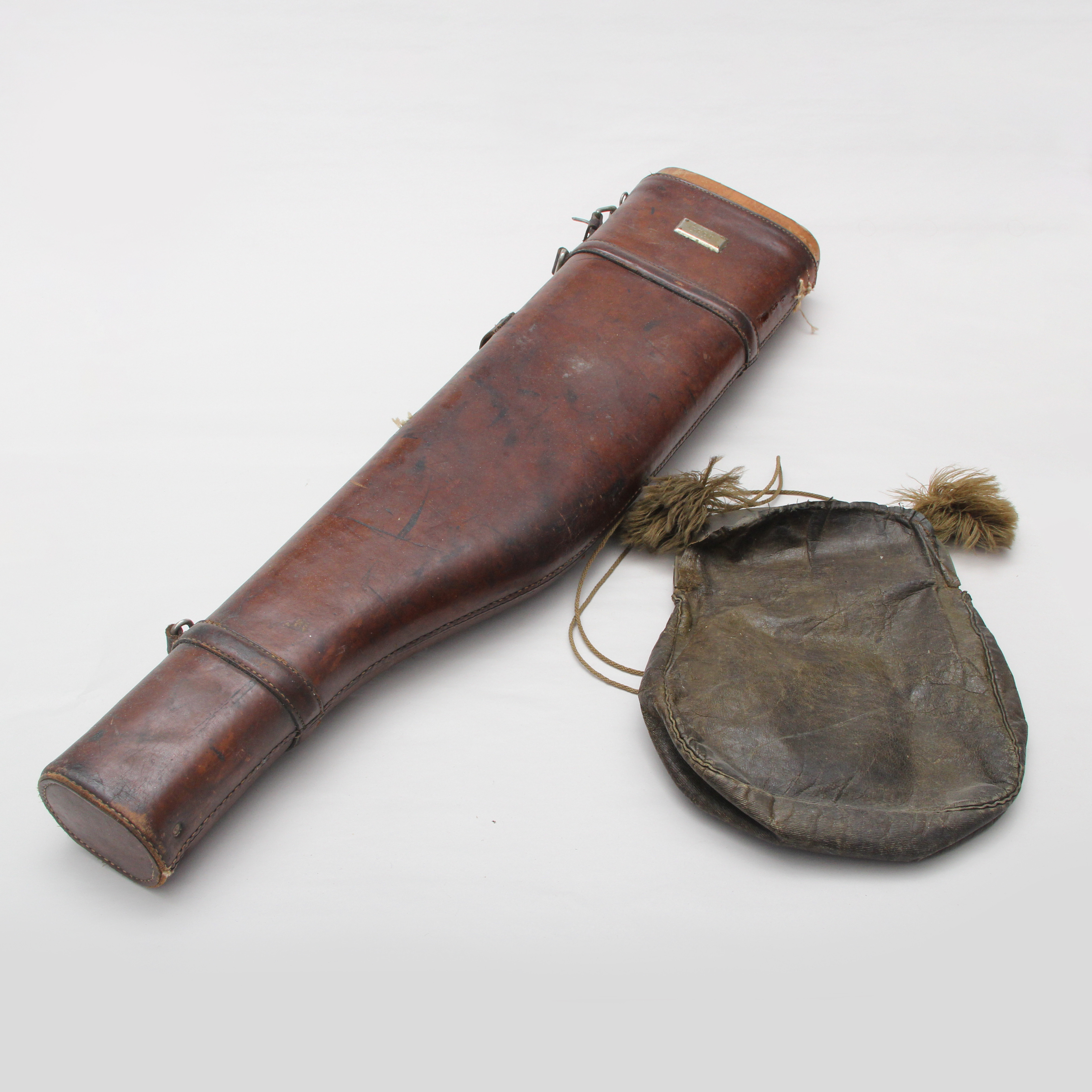 GEVÄRSFODRAL, skinn, med JAKTVÄSKA, antik.