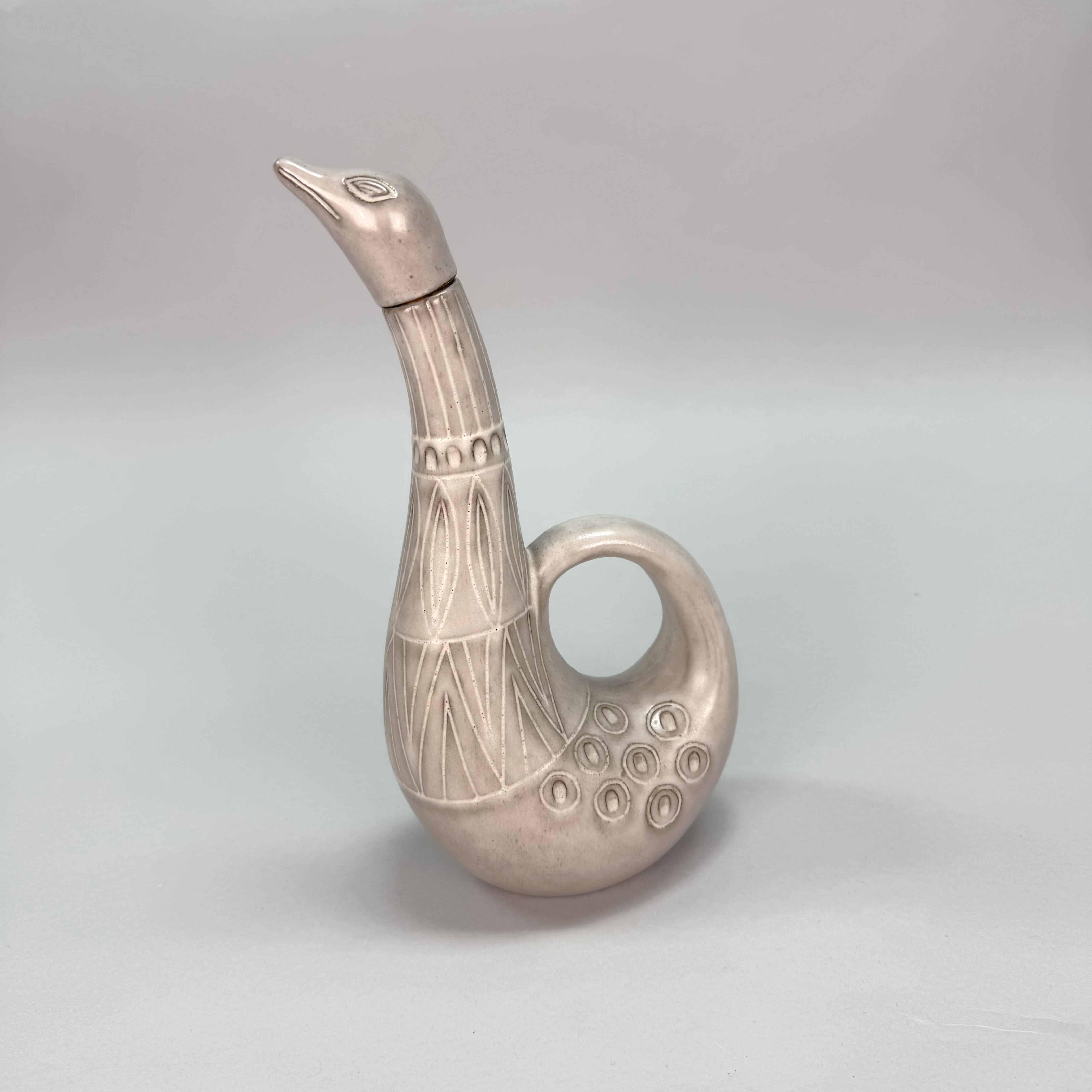 KARAFF GULDKROKEN KERAMIK HJO SWEDEN,1900-TAL.