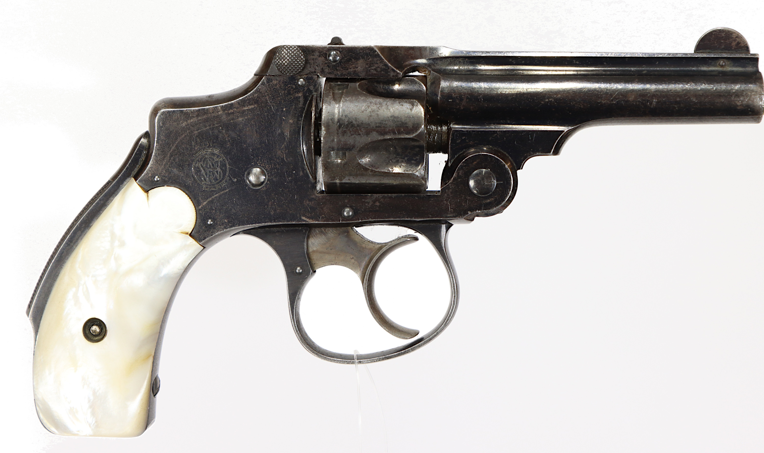 REVOLVER, fabrikat Smith & Wesson, modell Safety First Model, kaliber .32, tillv.nr 140567, se-nr SE2214570.