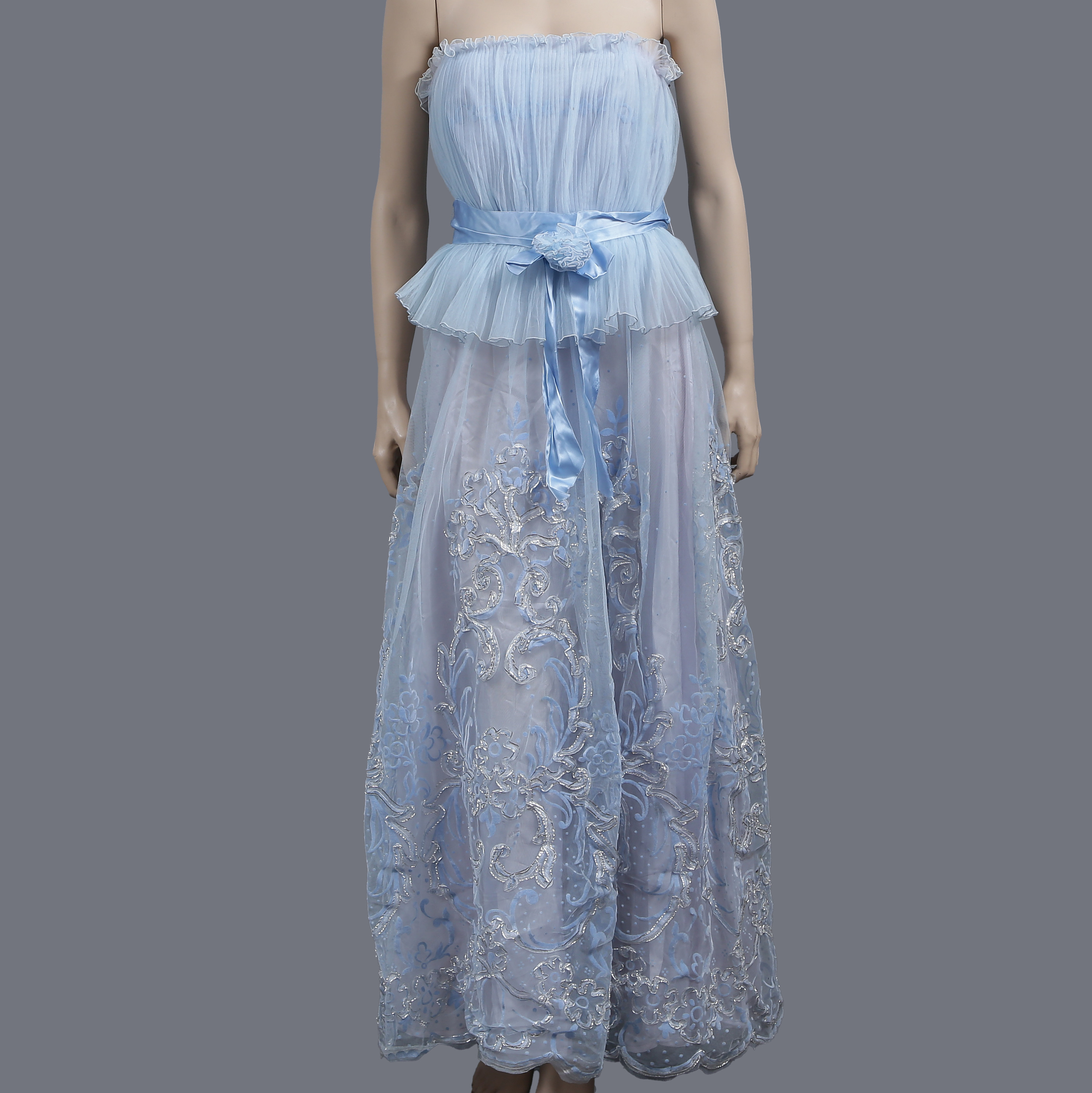 UZANEL CREATIONS, PARIS, ISBLÅ AFTONKLÄNNING, SENT 1900-TAL.