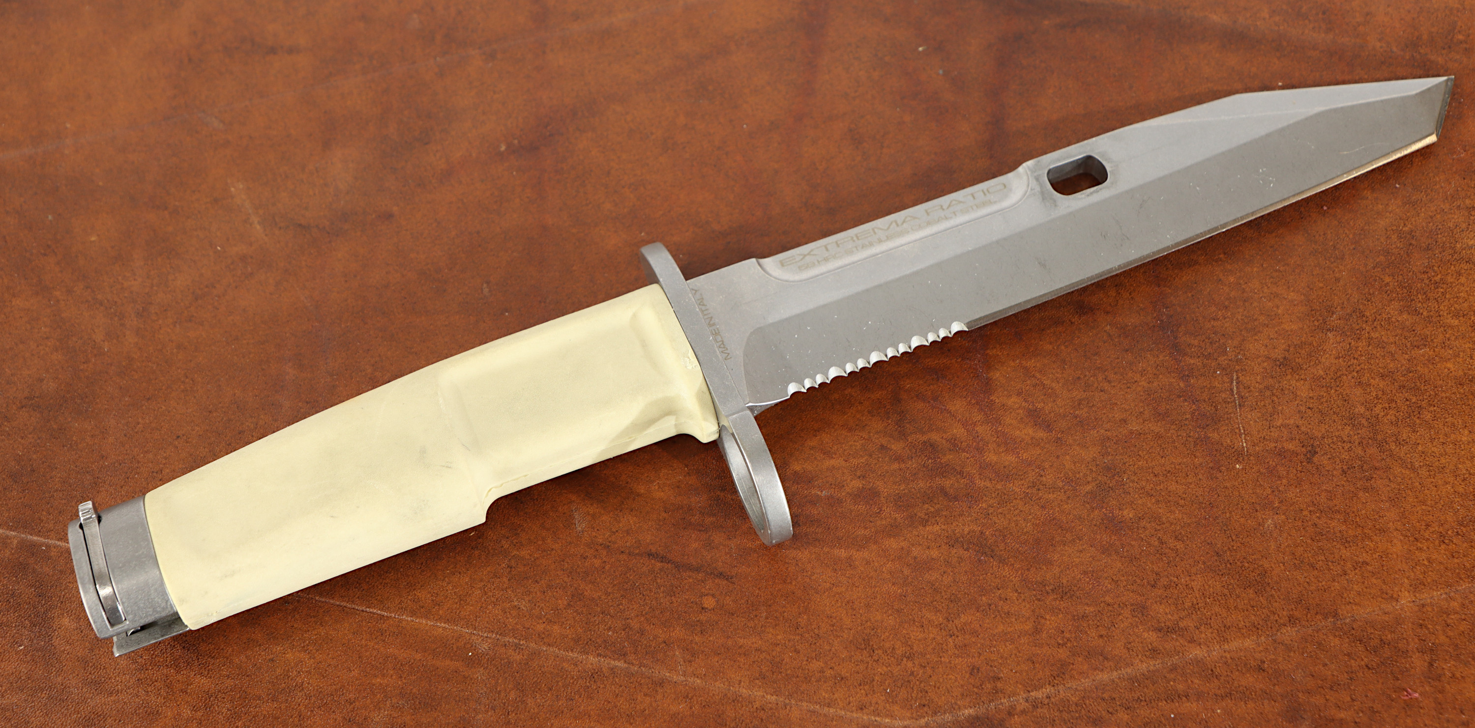 KNIV BAJONETT EXTREMA RATIO FULCRUM DESERT.