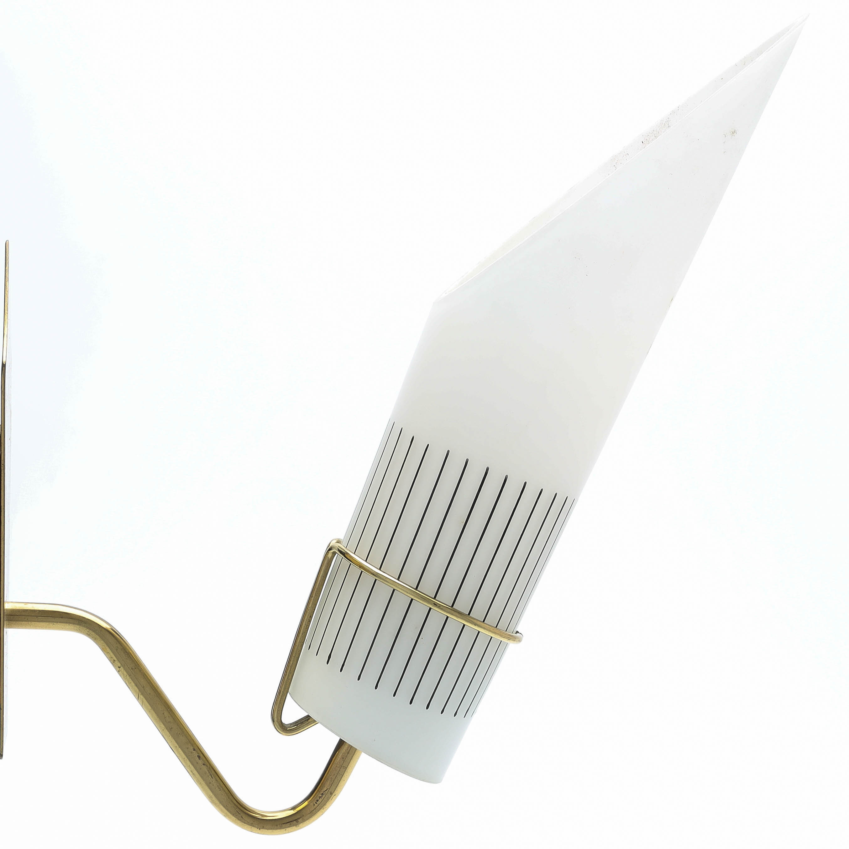 VÄGGLAMPA, mässing och glas, 1950/60-tal.