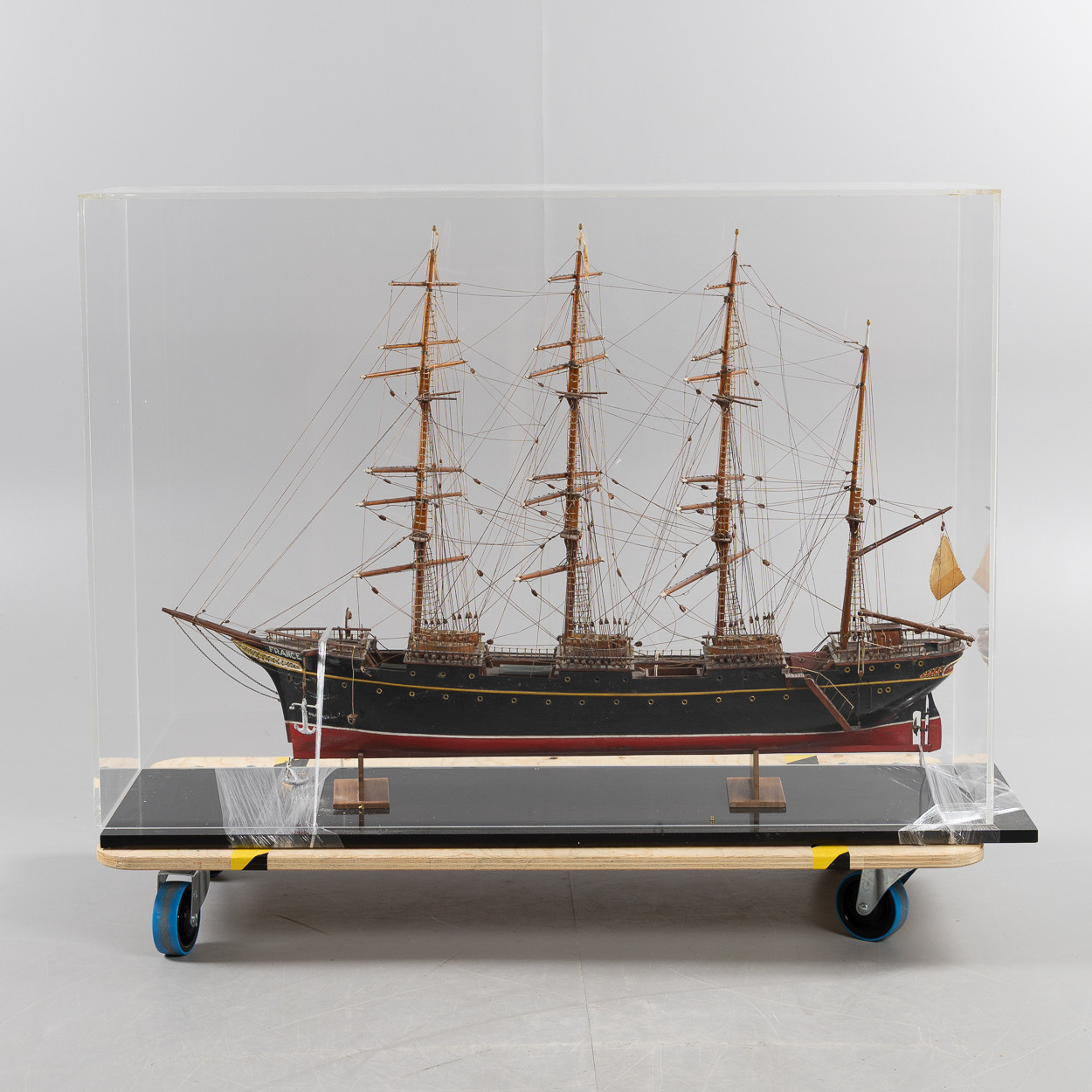 SKEPPSMODELL "France", i pleximonter, 1900-talest första hälft.