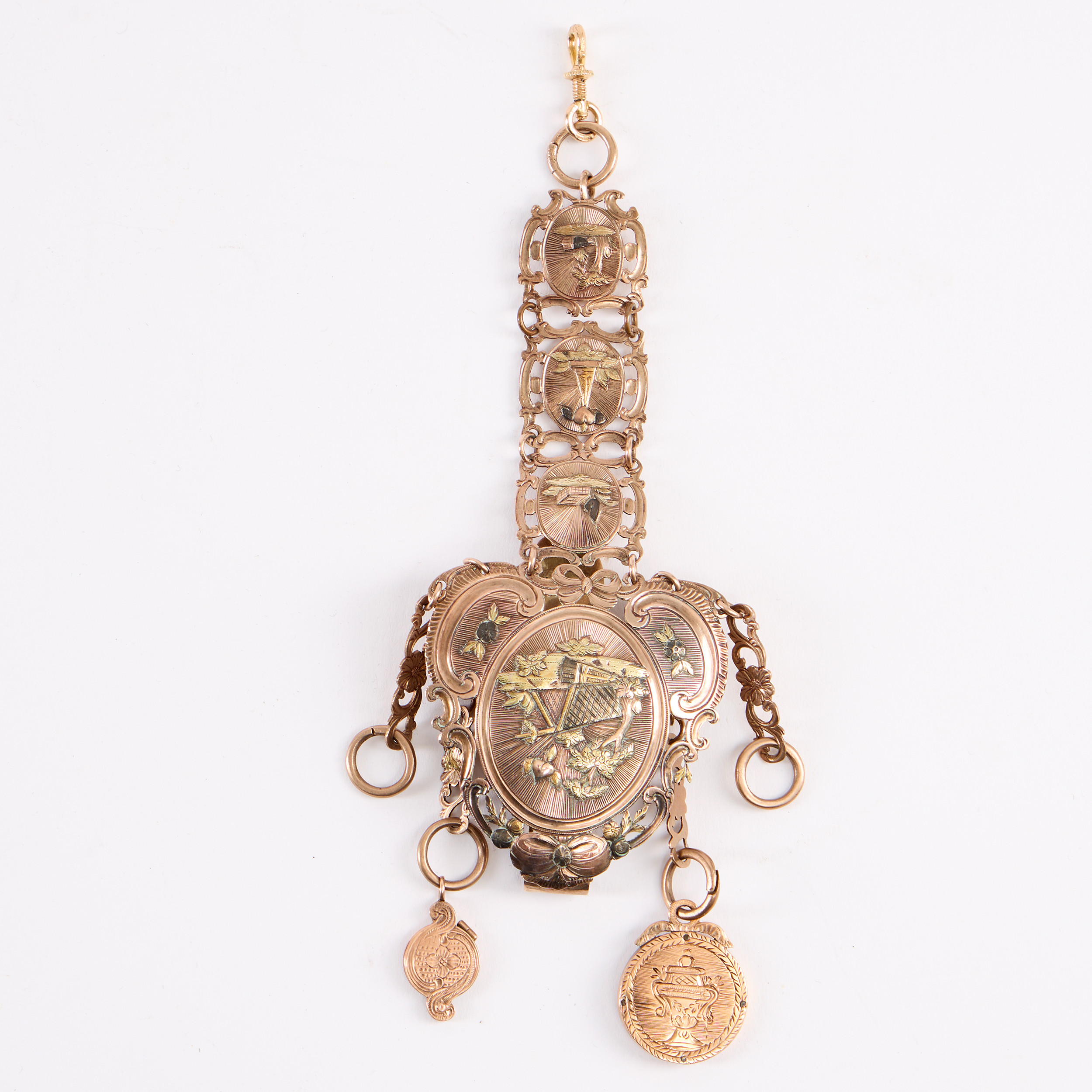CHATELAINE. Låghaltigt guld, trois couleurs, rokoko.
