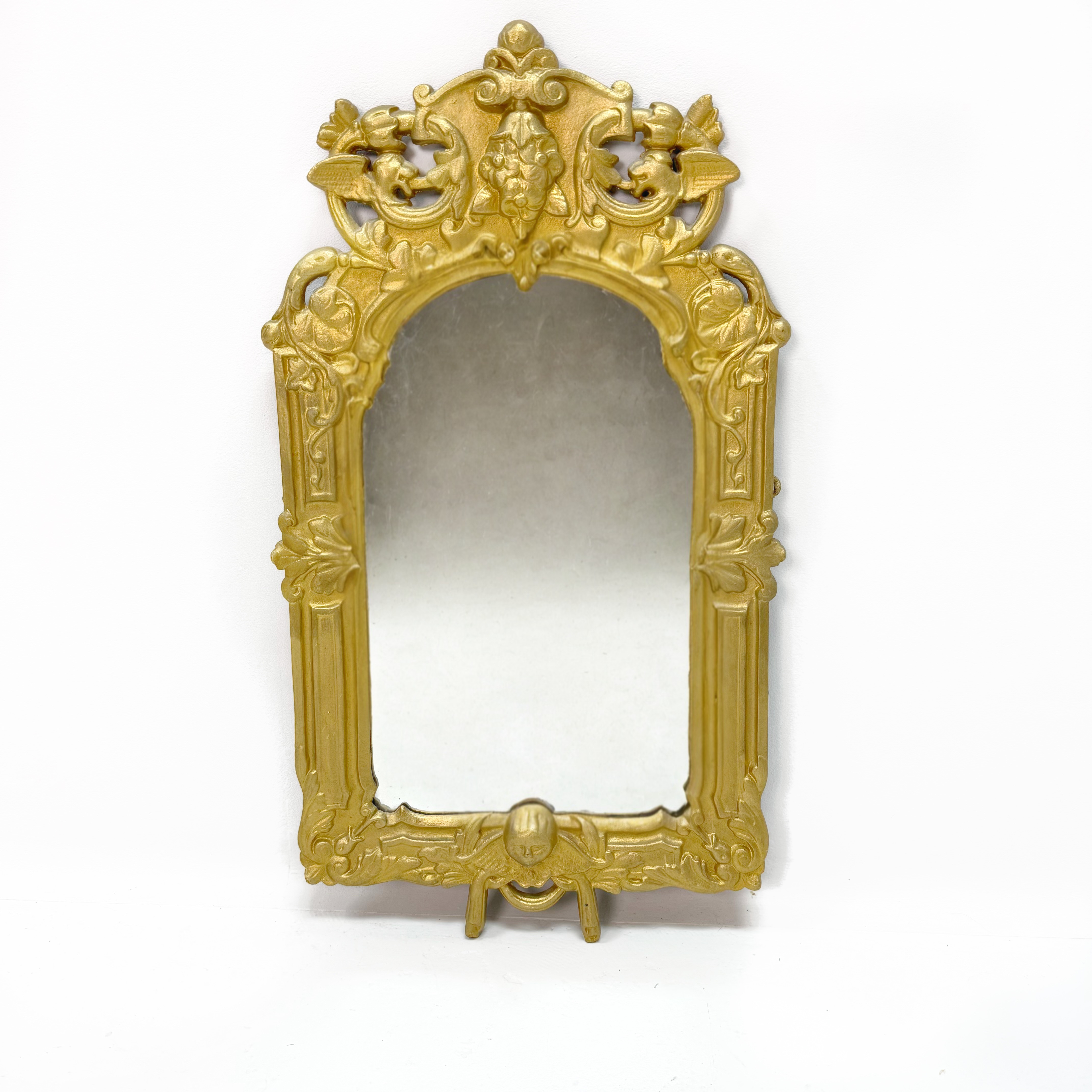 SPEGEL - Bemålad gjutjärn 1800/1900 tal.