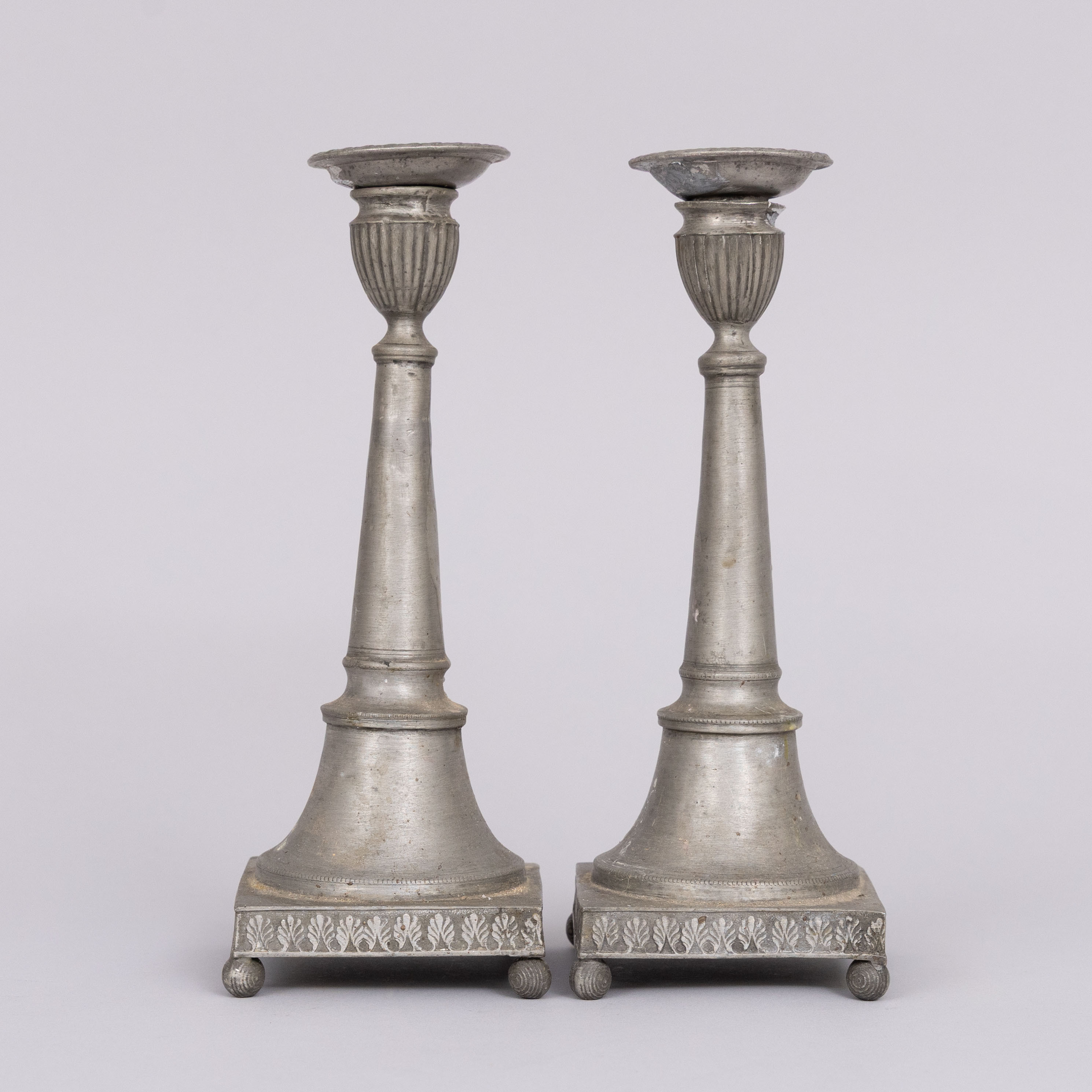 ISAK WINBLAD. Ljusstakar, ett par, tenn, Karlshamn 1836-1852.