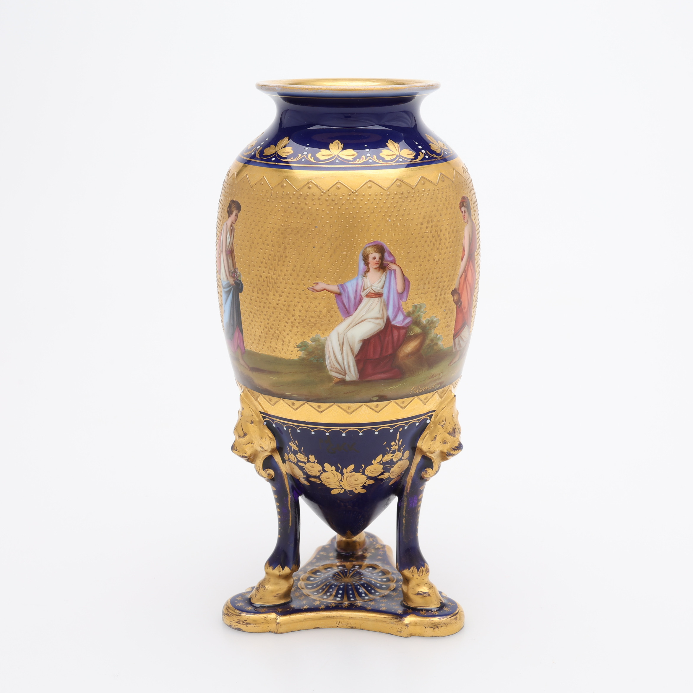 URNA/VAS, PORSLIN, "DIE GRAZIEN", ROYAL VIENNA, MÅLERI SIGNERAT RIEMER, OMKRING 1900.