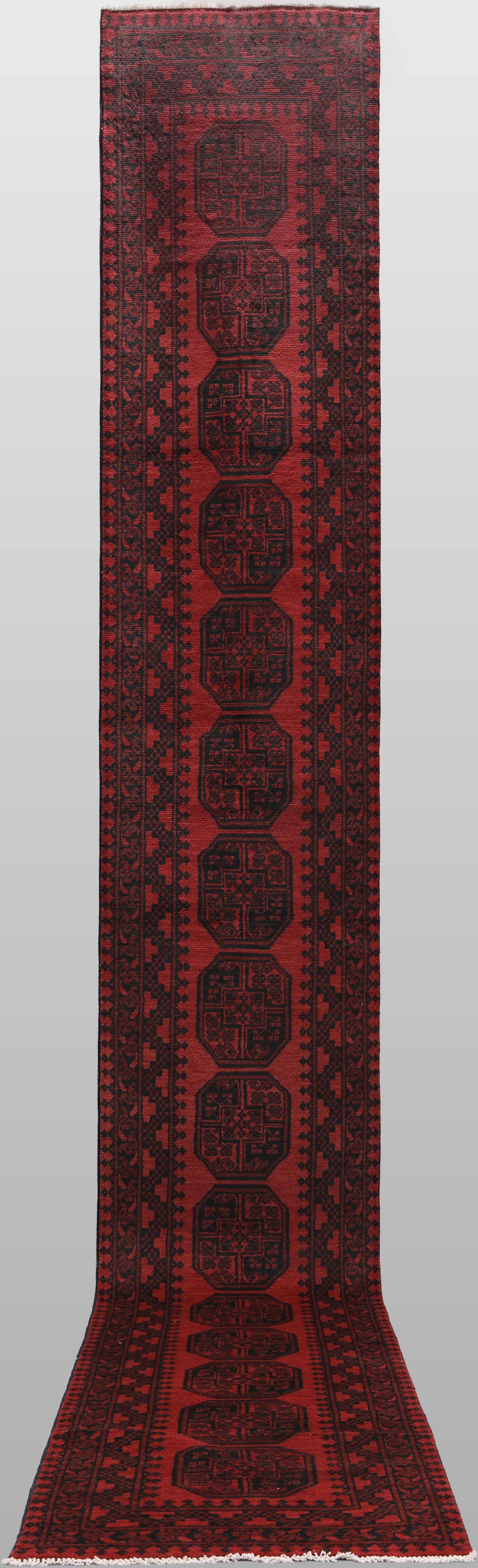 MATTA, "Afghan", 568 x 76 cm.
