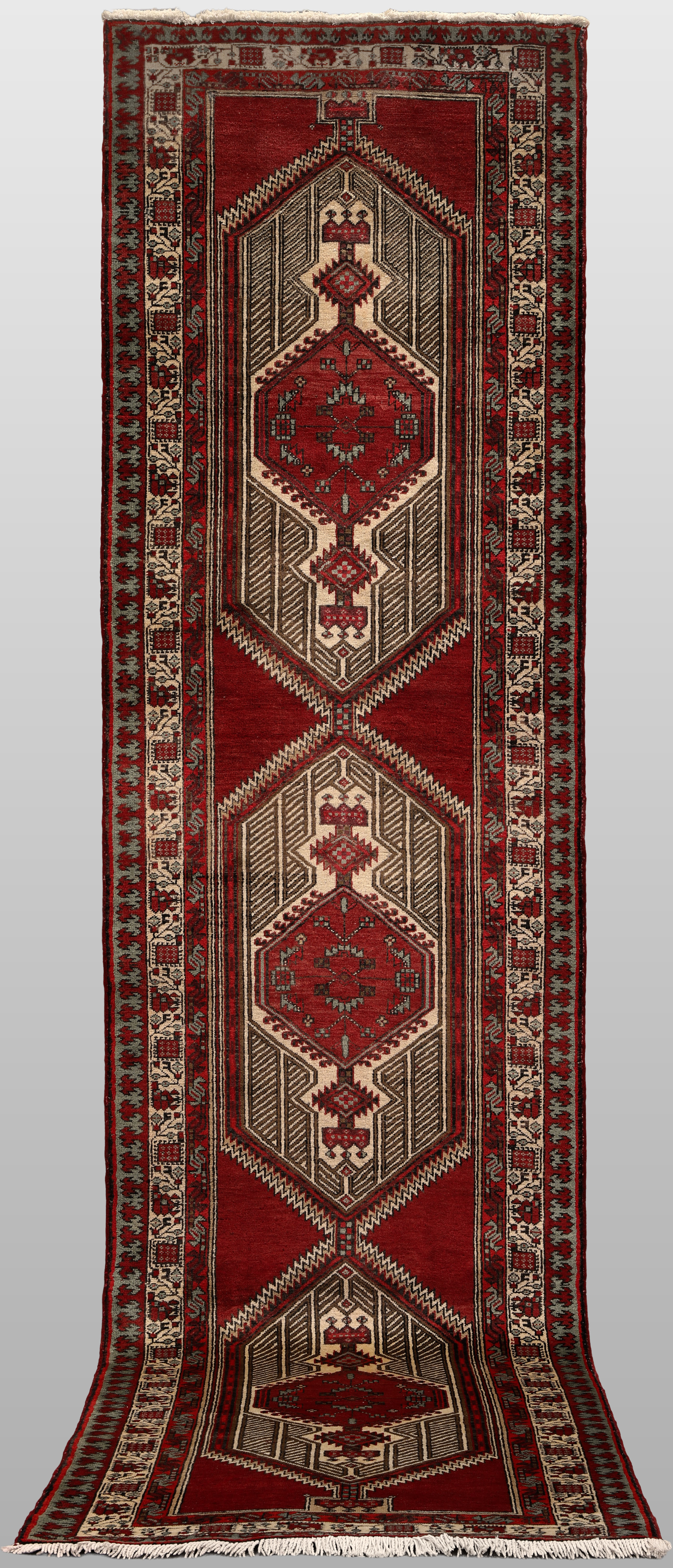 MATTA. Sarab gallerimodell, 422 x 109 cm.